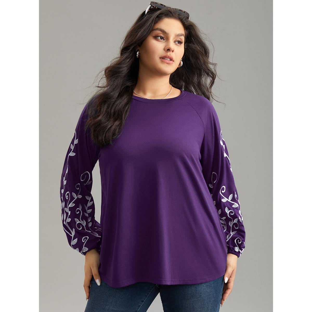 Plus Size Floral Embroidered Contrast Raglan Sleeve T-shirt Purple Women Elegant Elastic cuffs Silhouette Floral Print Round Neck Dailywear T-shirts BloomChic 22-24/3X Product Image