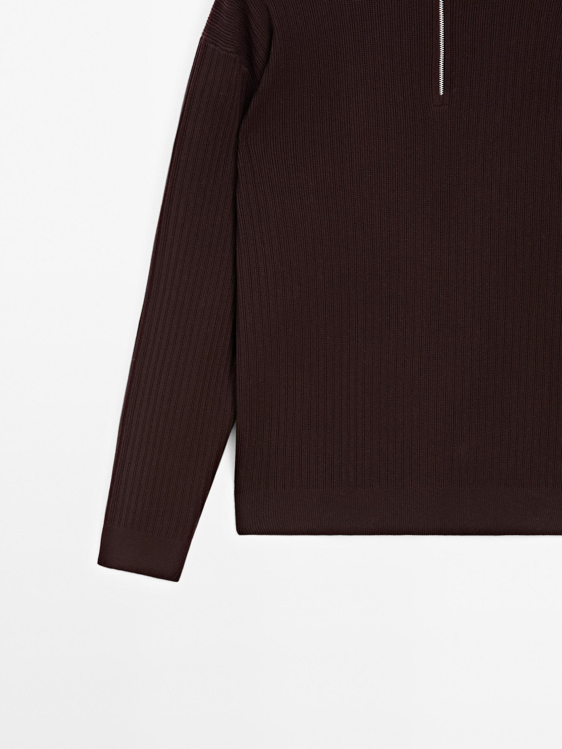 Mock neck knit sweater Product Image