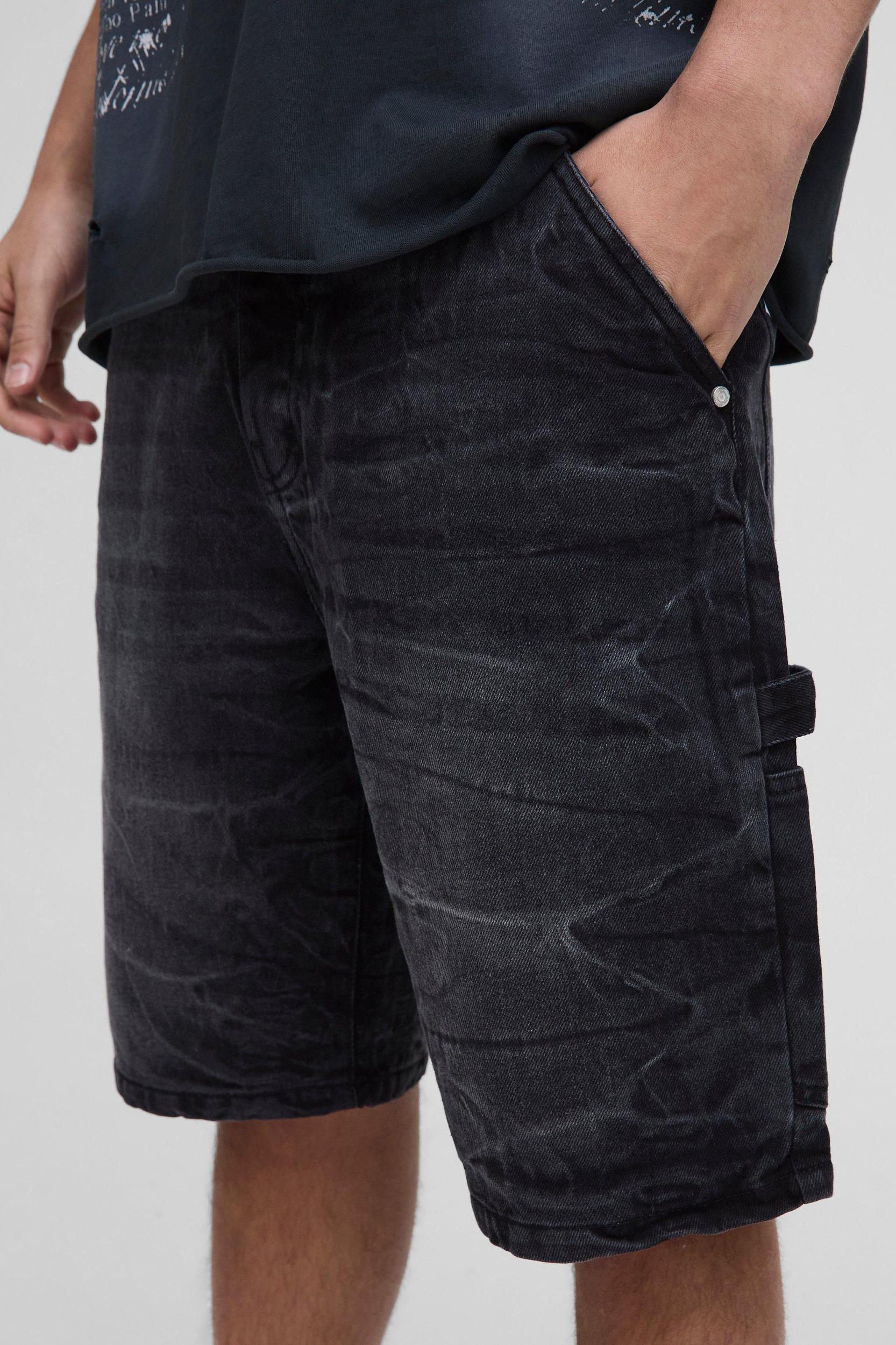 Relaxed Rigid Carpenter Crinkle Jean Shorts In Black | boohooMAN USA Product Image
