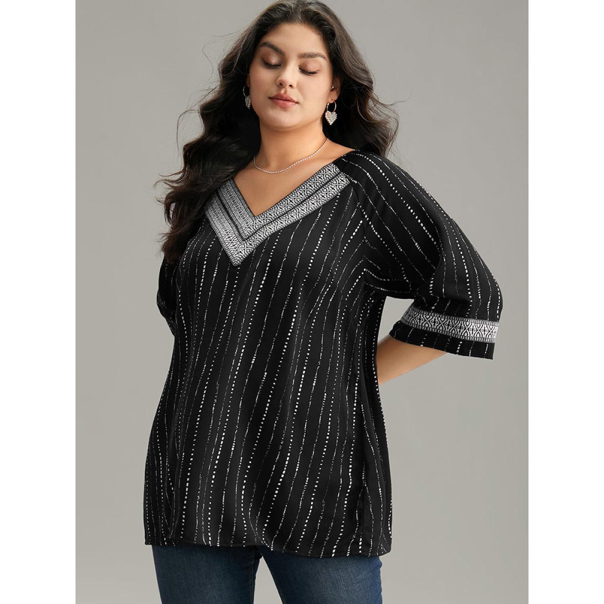 Plus Size BlackFlower Bandana Contrast Webbing Raglan Sleeve Blouse Women Vacation Elbow-length sleeve V-neck Vacation Blouses BloomChic 30/6X Product Image