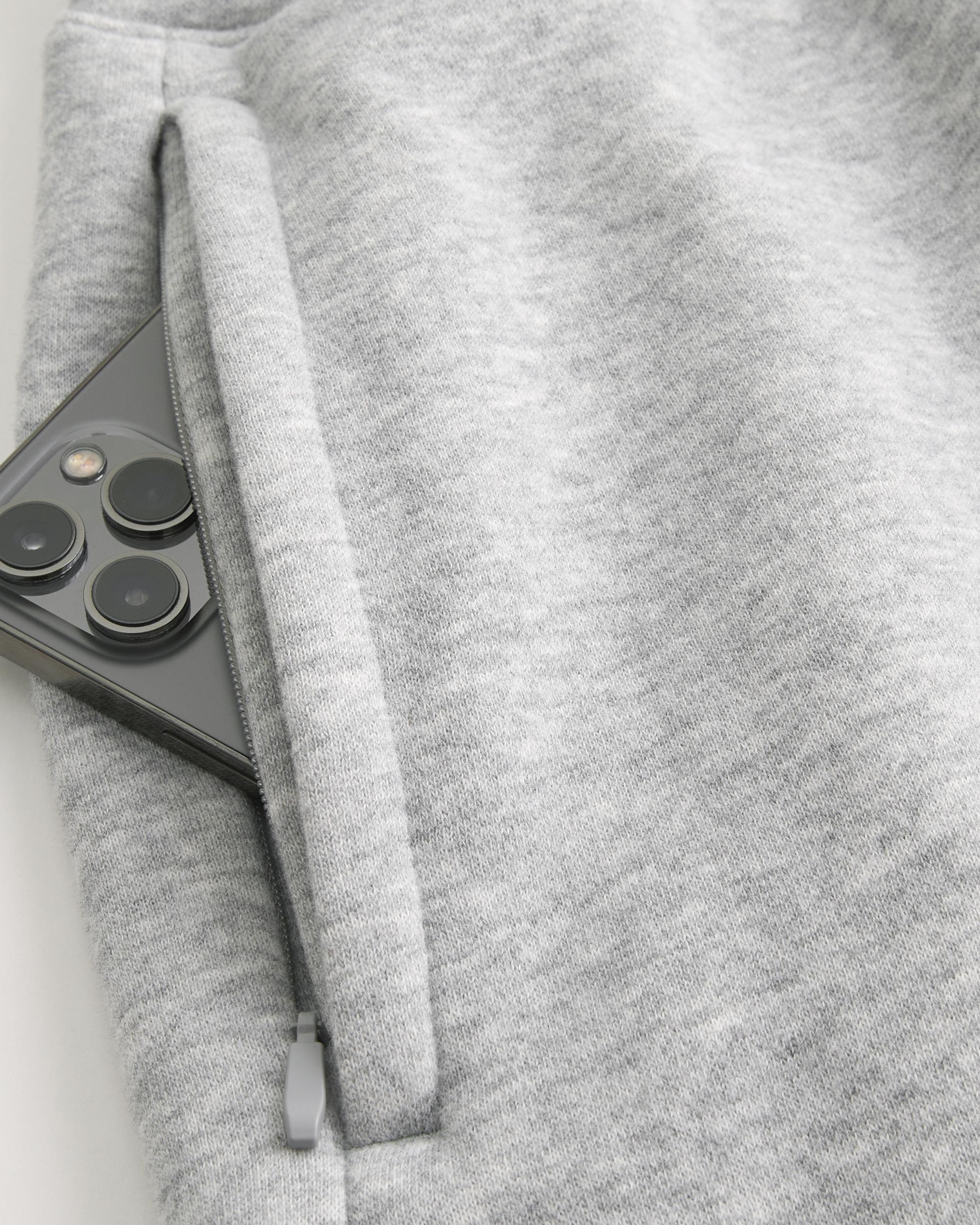 Mid-Thigh Loose Fleece Shorts Product Image