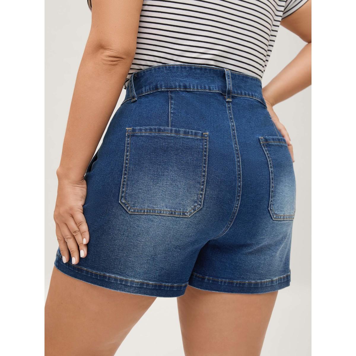 Plus Size Faded Straight-Leg Denim Shorts Women Midblue Medium stretch Casual Slanted pocket At the Office Denim Shorts BloomChic 30/6X Product Image