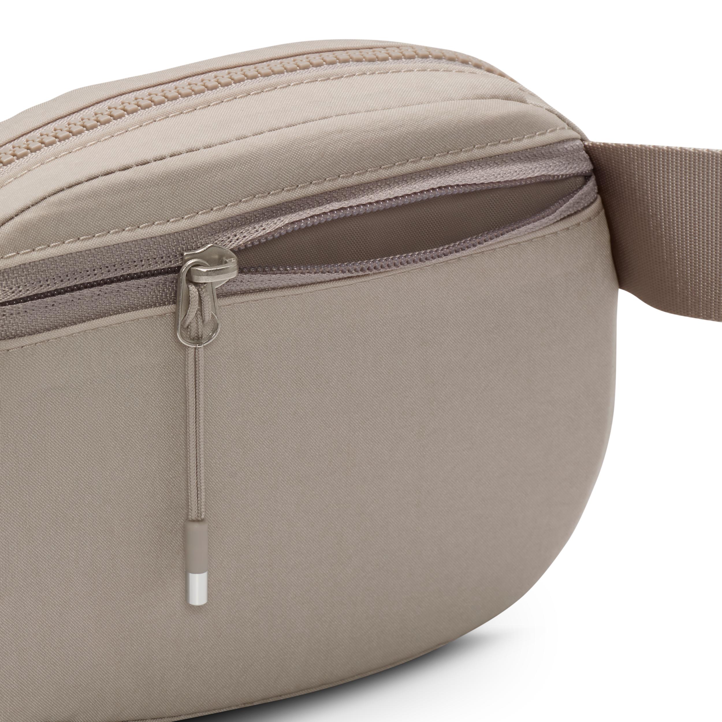 Nike Unisex Aura Crossbody Bag (2L) | HM6120-006 Product Image