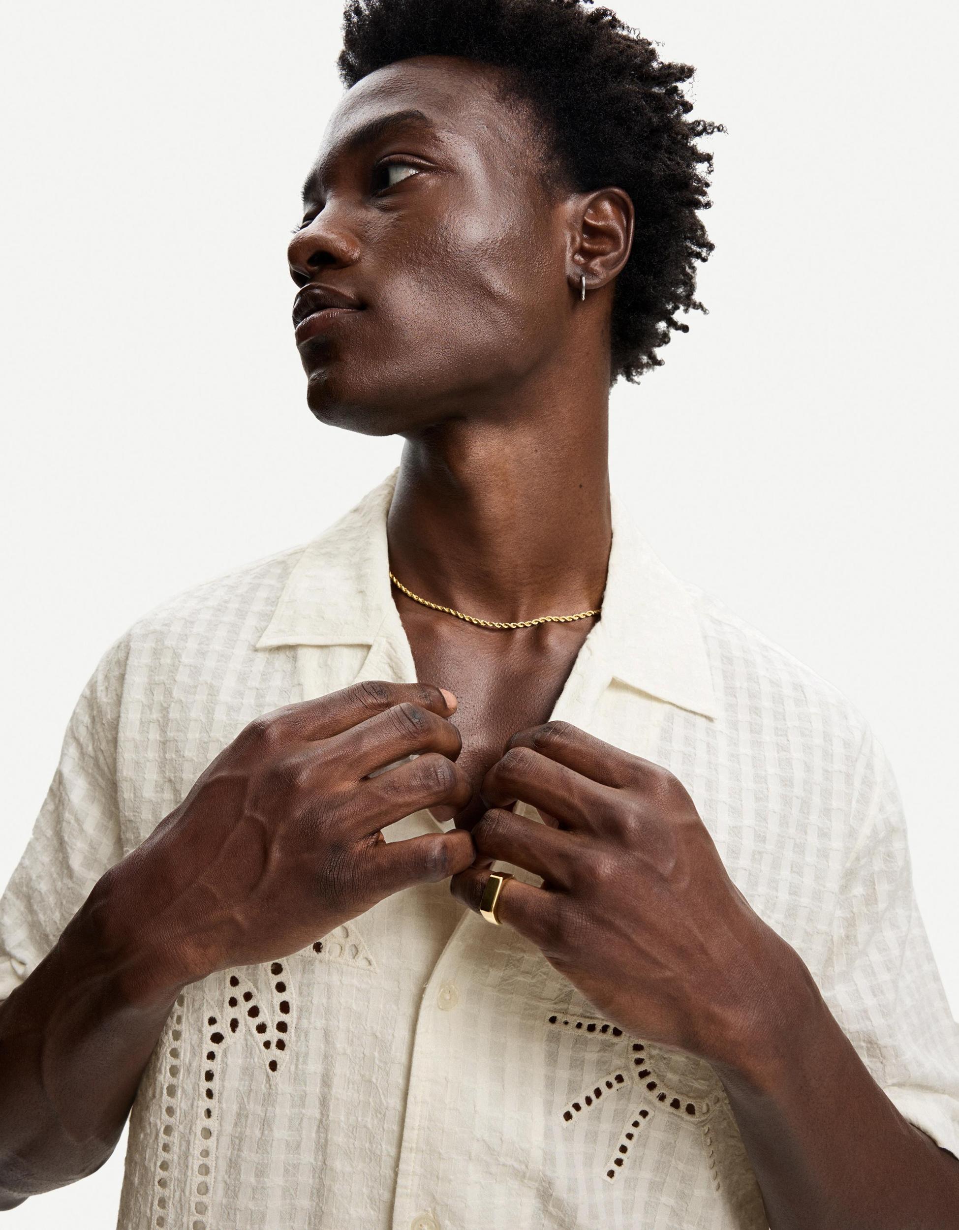 Embroidered short sleeve shirt Product Image