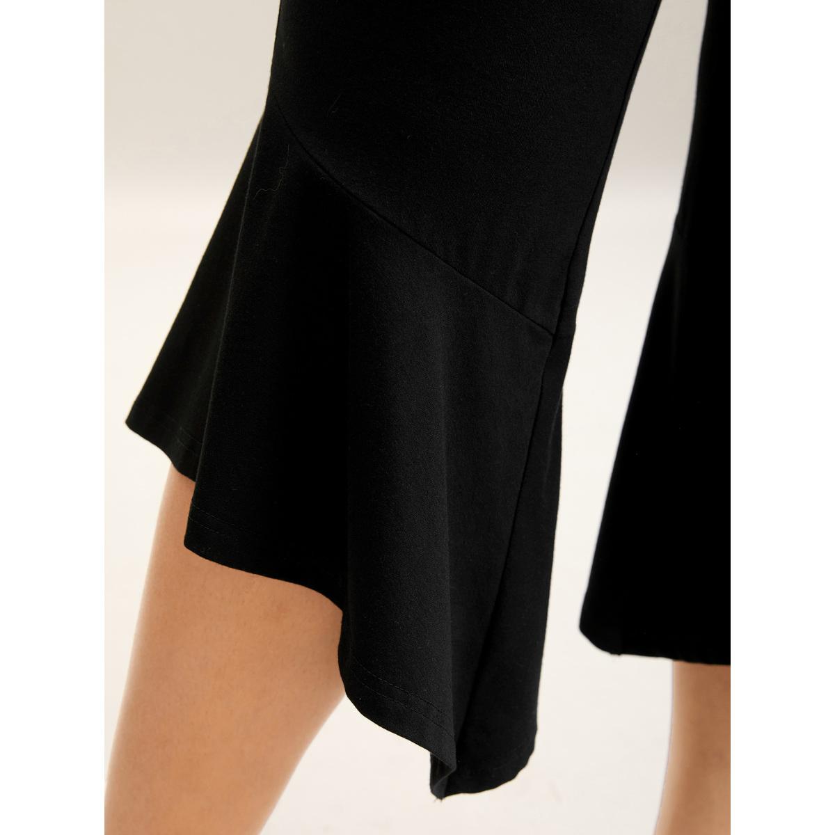 Plus Size Stretchy Ruffled Hem Cropped Pants Women Black Leisure Bodycon Mid Rise Casual Pants BloomChic 14-16/1X Product Image