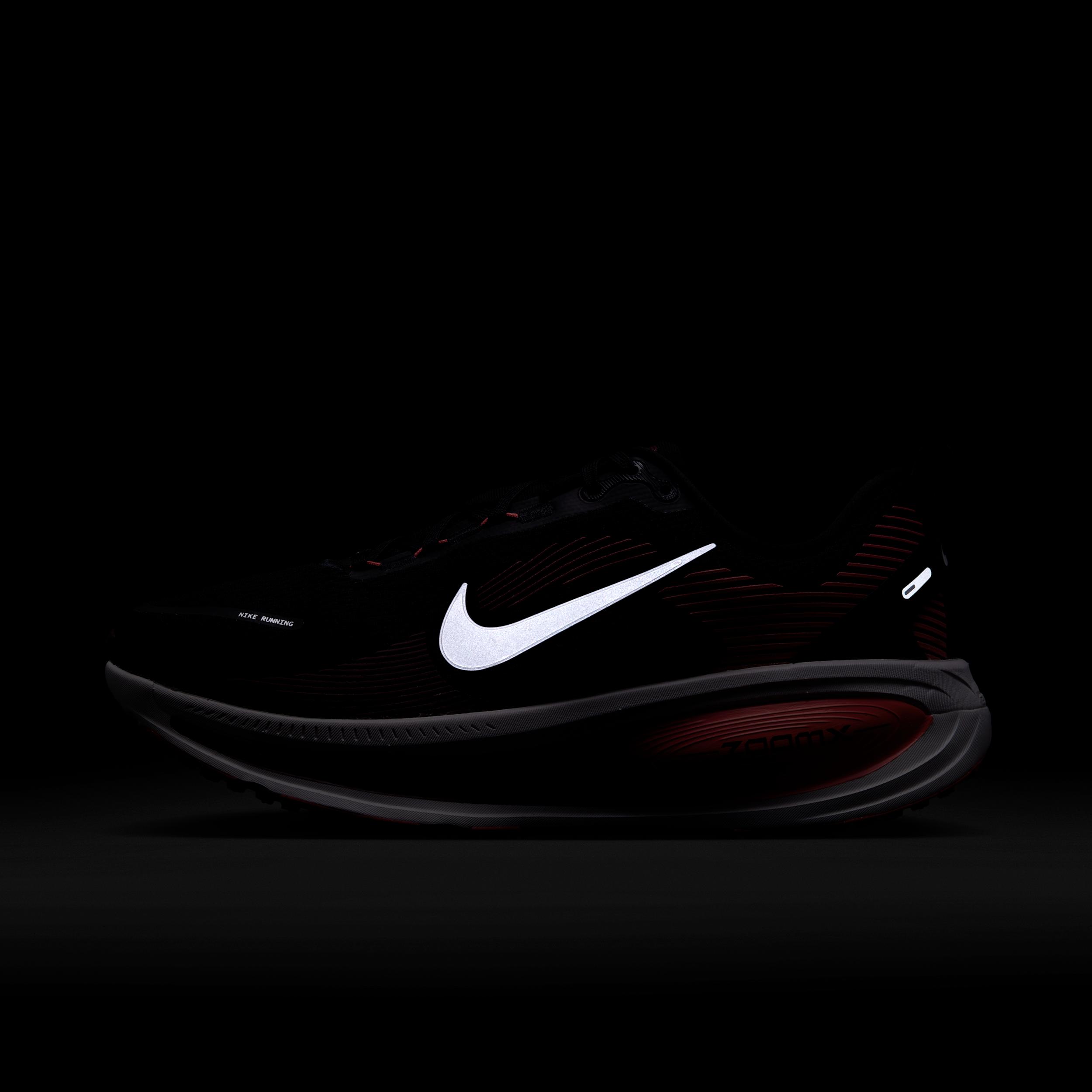 Nike Men's Vomero 18 Road Running Shoes (Extra Wide) Product Image