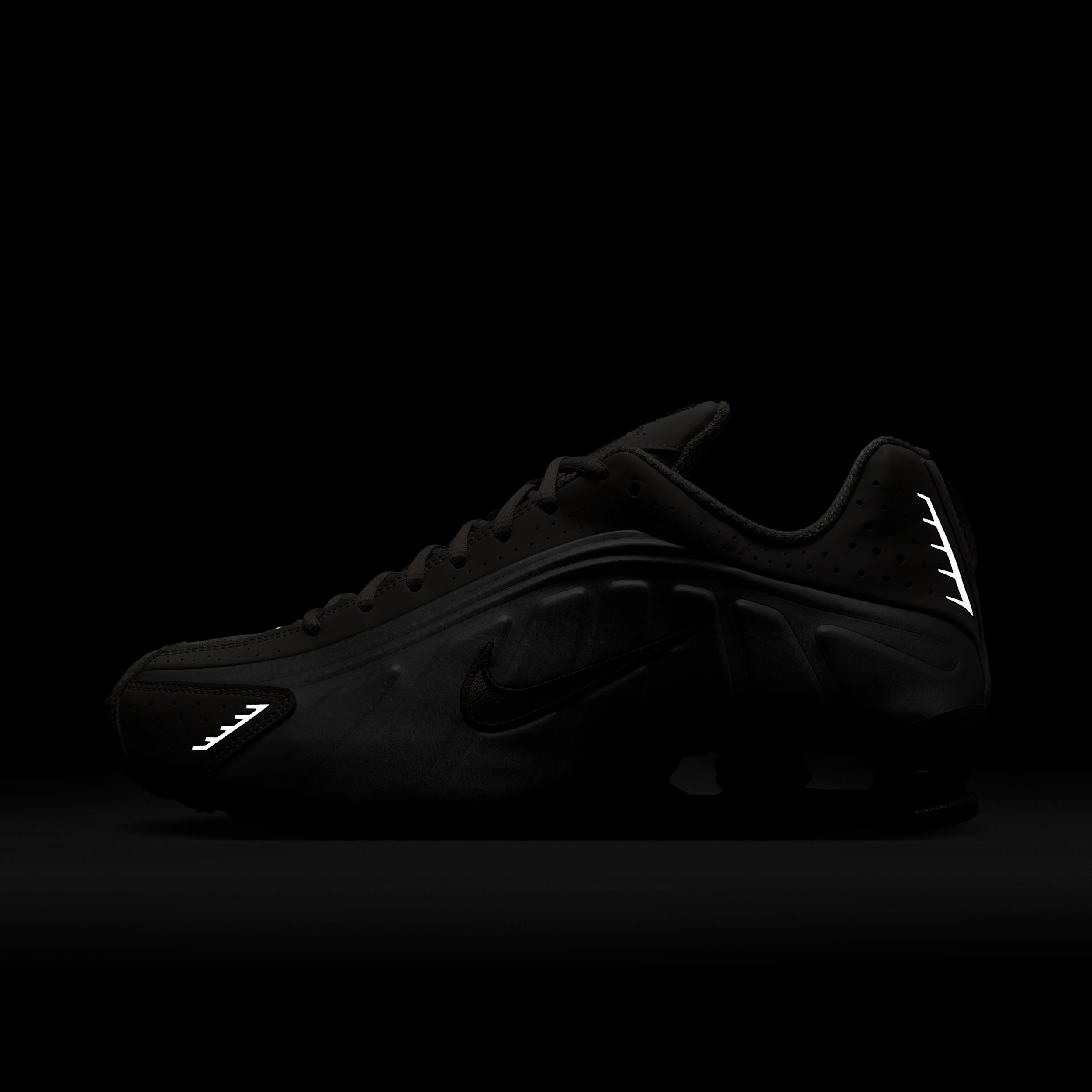 Nike Mens Shox R4 Shoes | HQ1988-400 Product Image