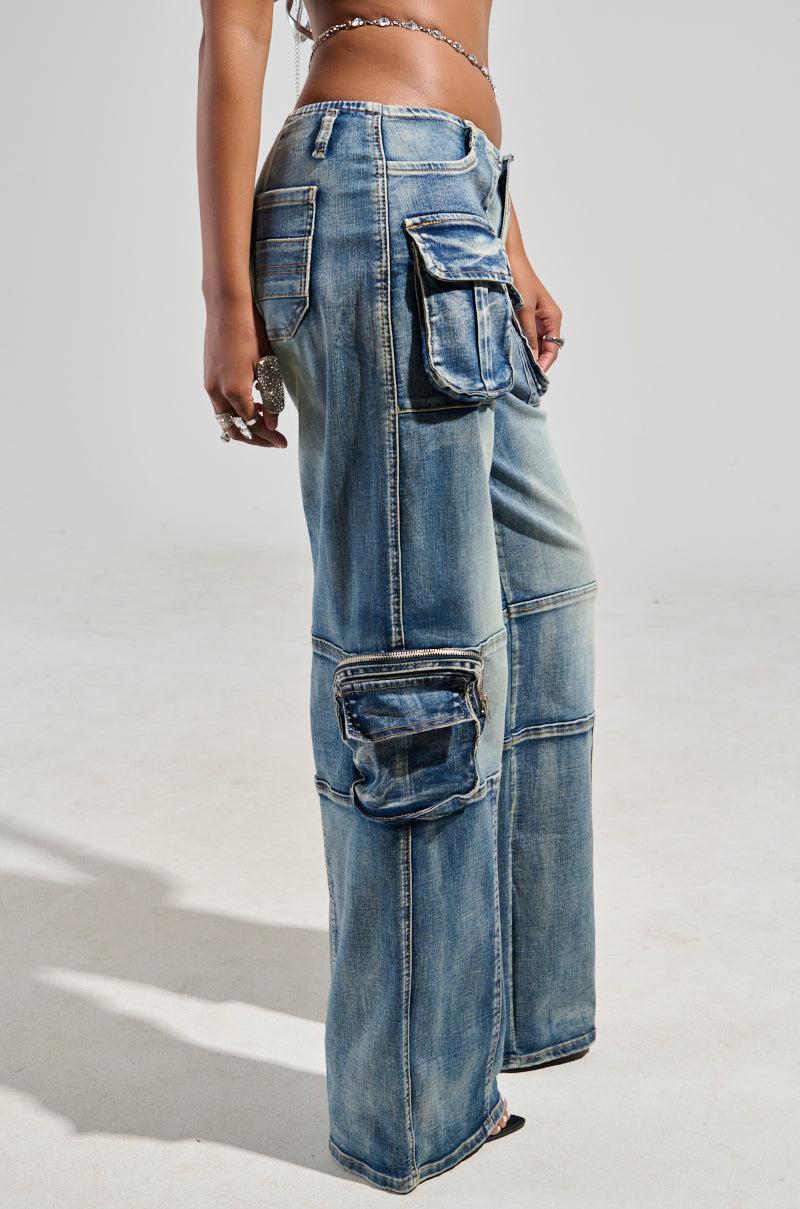 LOW RISE SHORTY OMBRE CARGO DENIM Product Image
