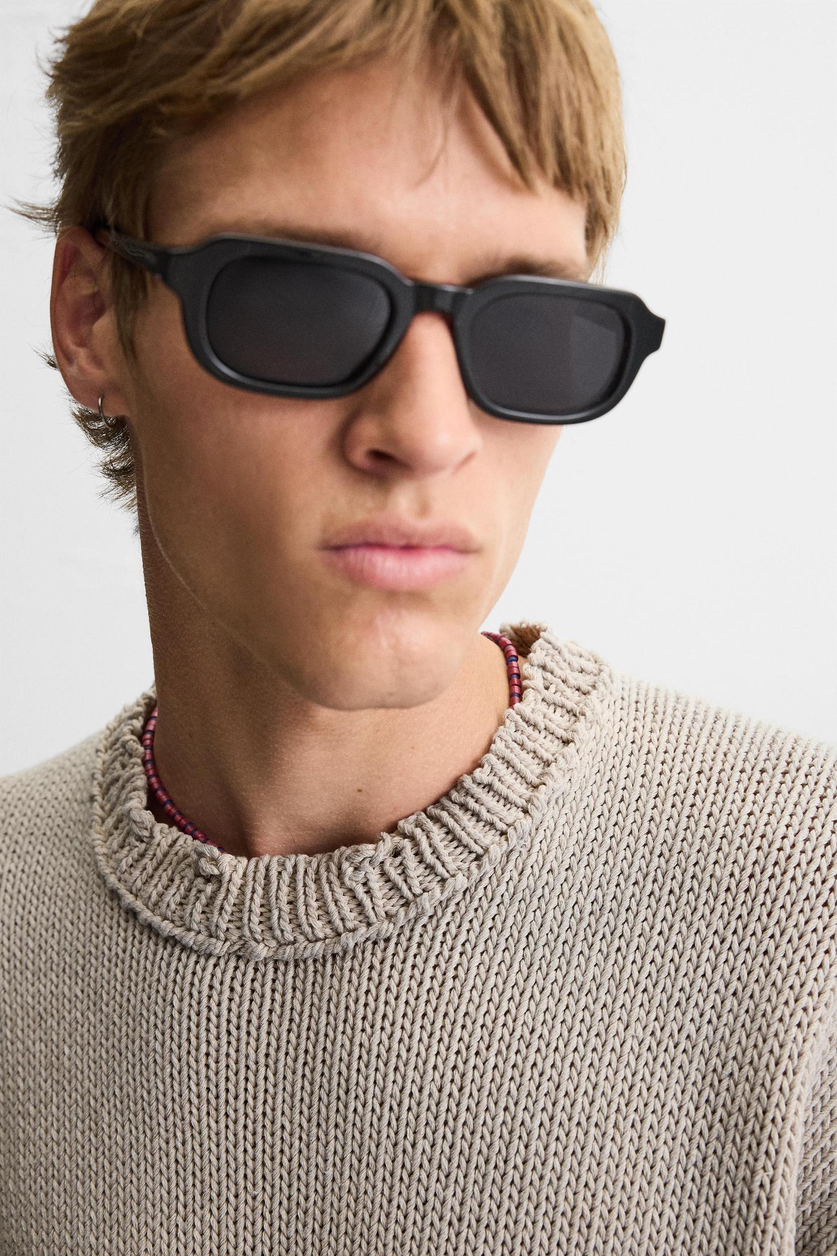 WASHED RIPPED EFFECT SWEATER Product Image