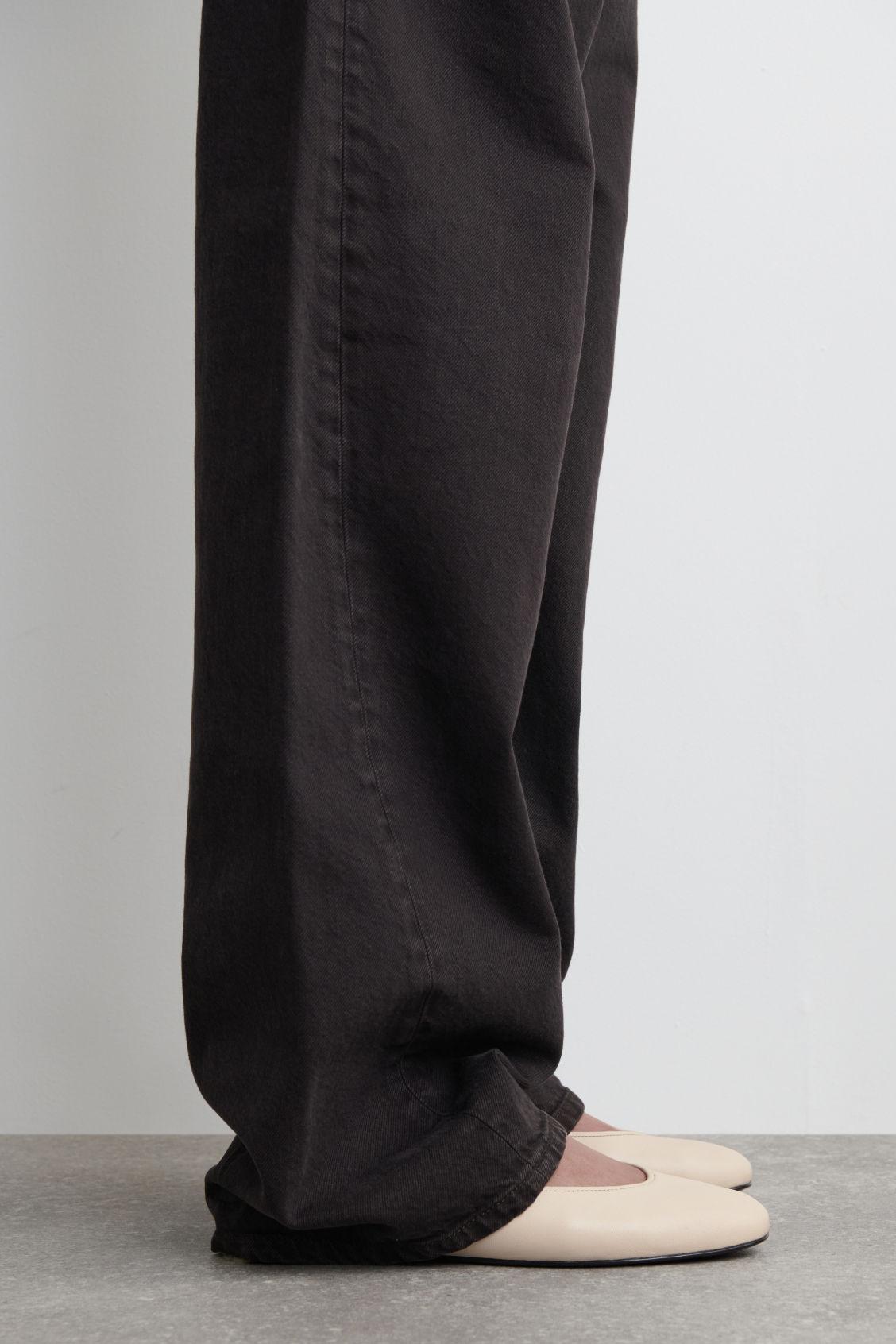 LEATHER BALLERINA FLATS Product Image