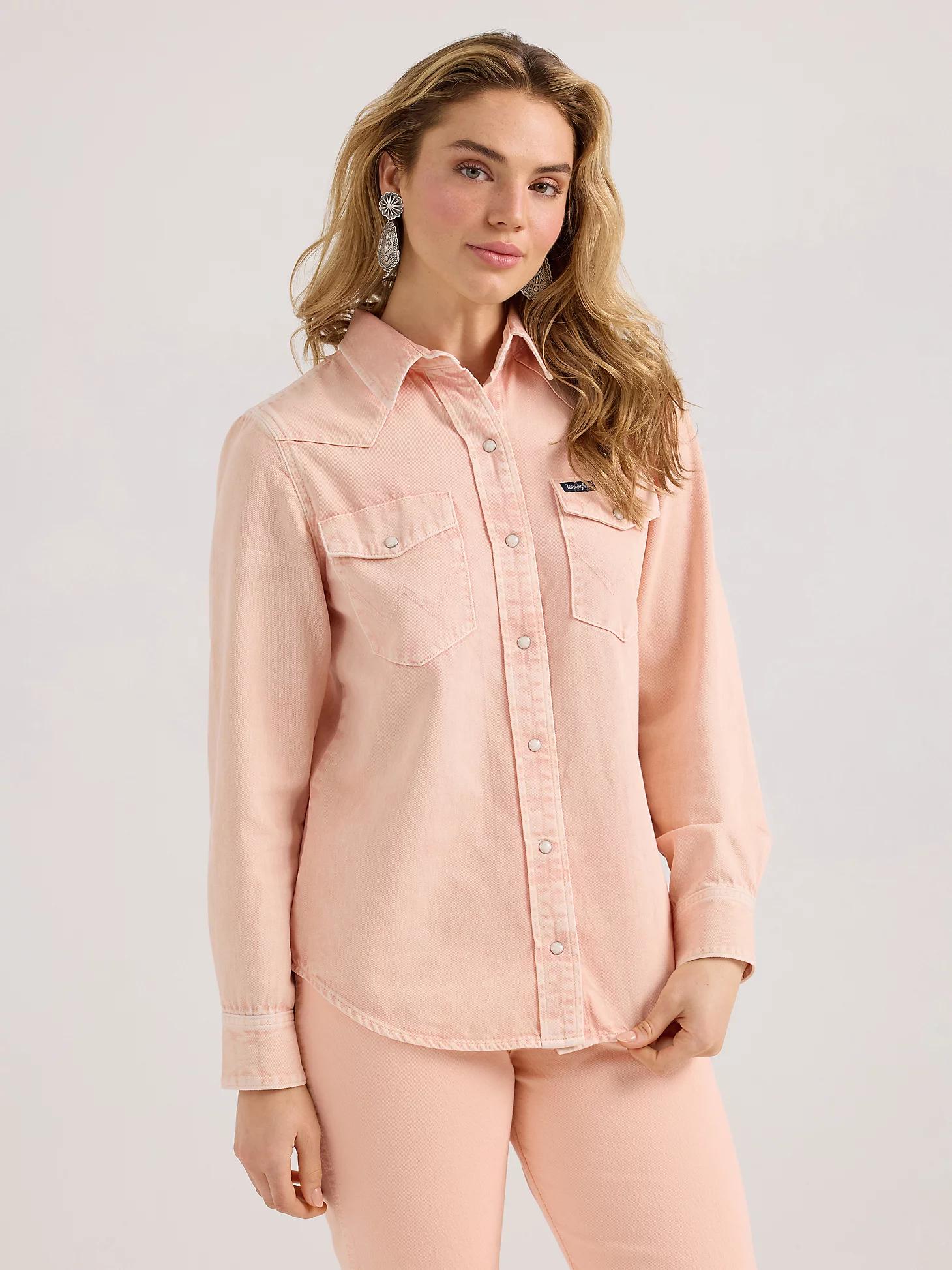 Women's Wrangler Colorwash Slim Western Snap Shirt Product Image