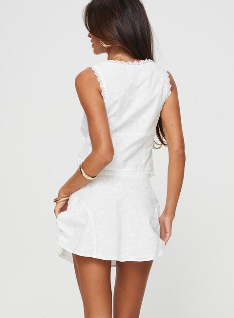 Dorothea Broderie Set White Product Image