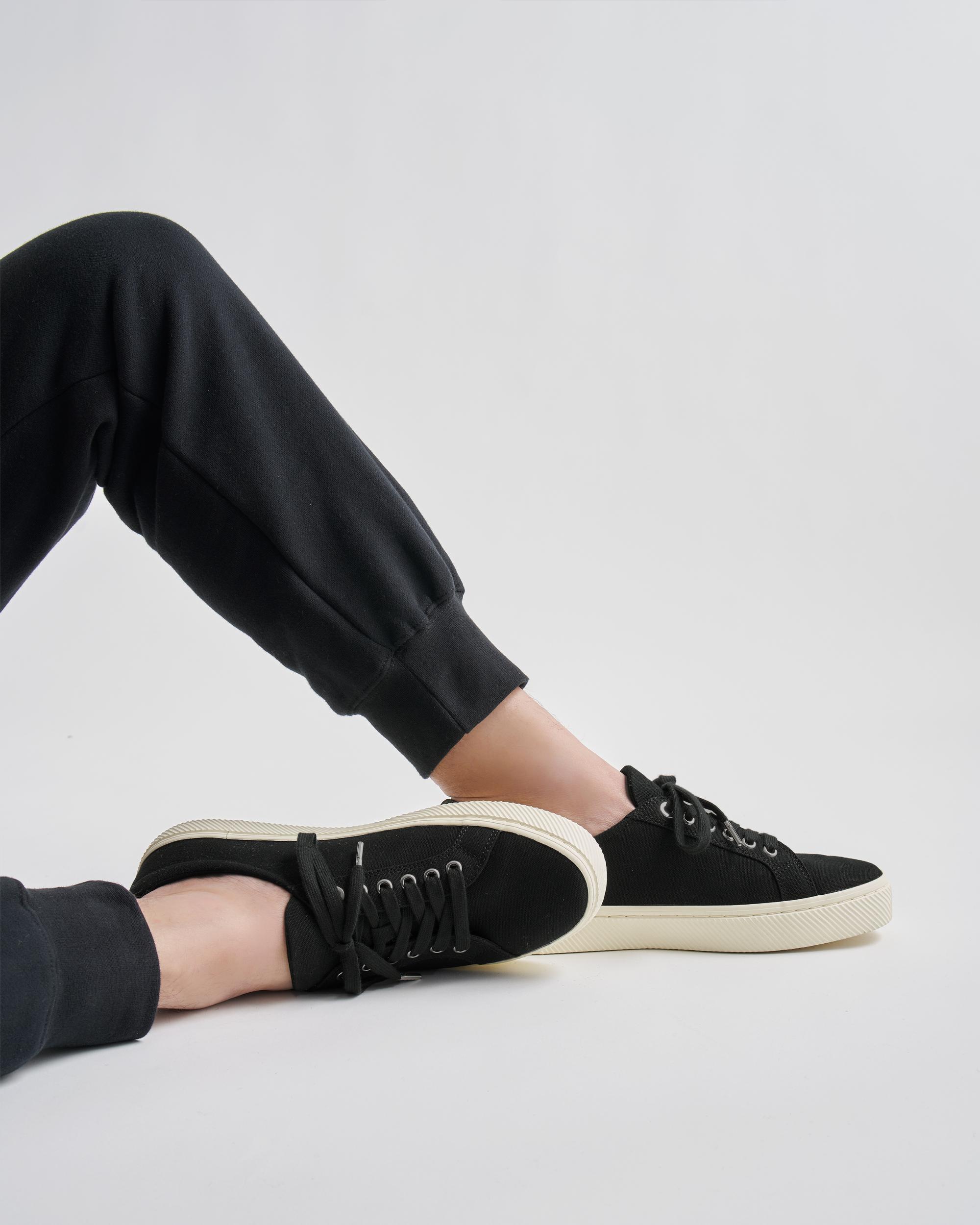 Quince | Men's Eco Cotton Canvas Everyday Sneaker Product Image