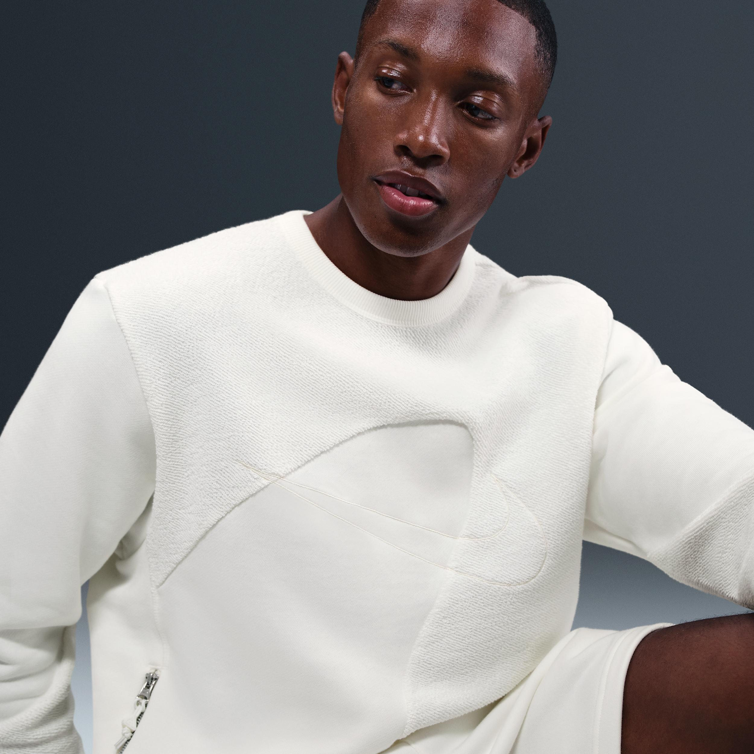 Nike Men's Giannis Standard Issue Basketball Crew Product Image