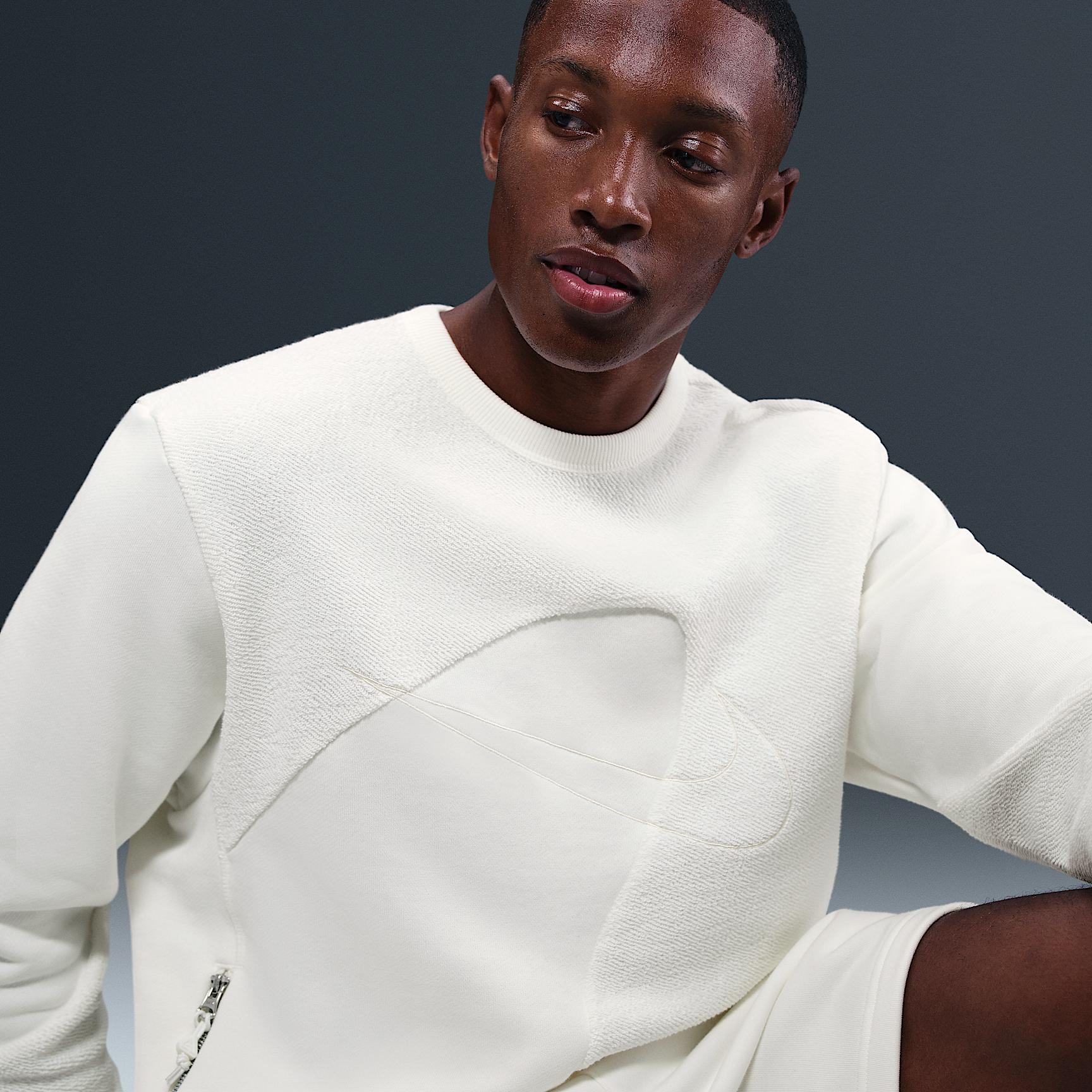 Nike Men's Giannis Standard Issue Basketball Crew Product Image