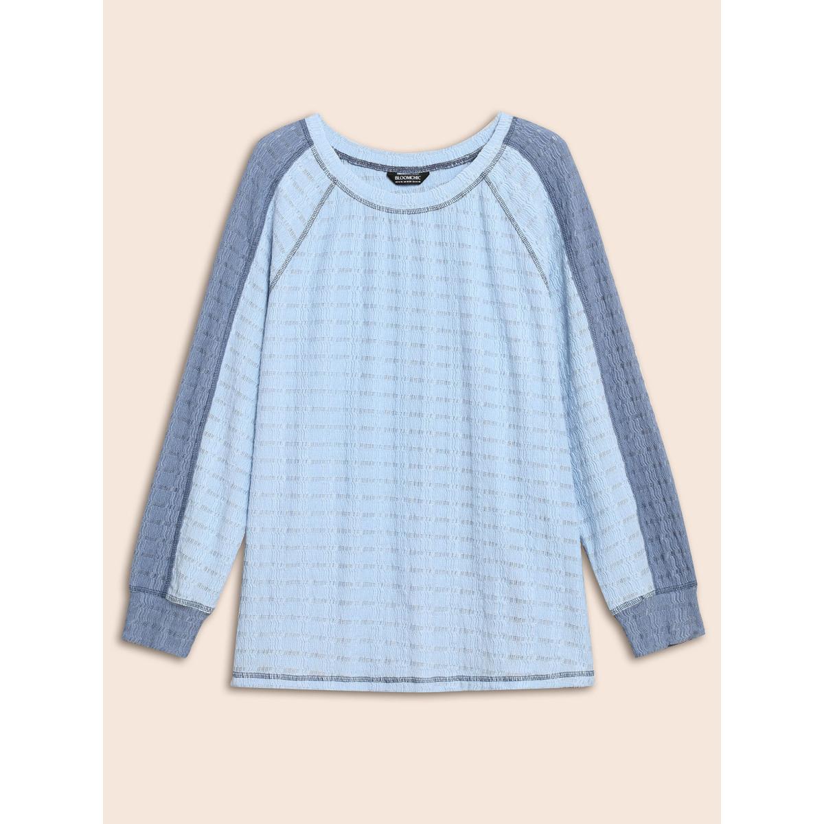 Plus Size Contrast Patchwork Texture Raglan Sleeve T-shirt LightBlue Women Casual Texture Round Neck Everyday T-shirts BloomChic 30/6X Product Image