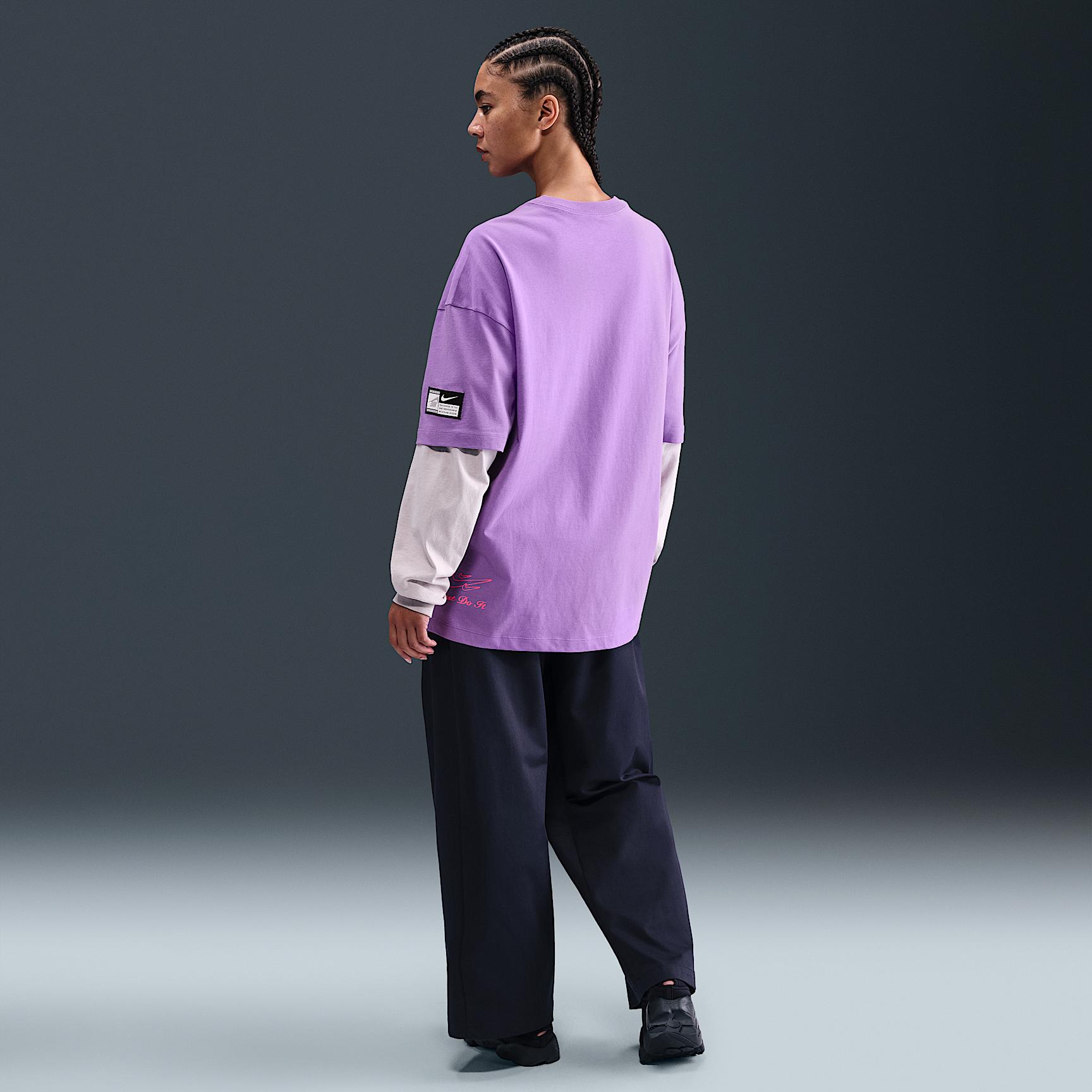 Womens Nike Sportswear Oversized Graphic T-Shirt | FZ1146-521 Product Image