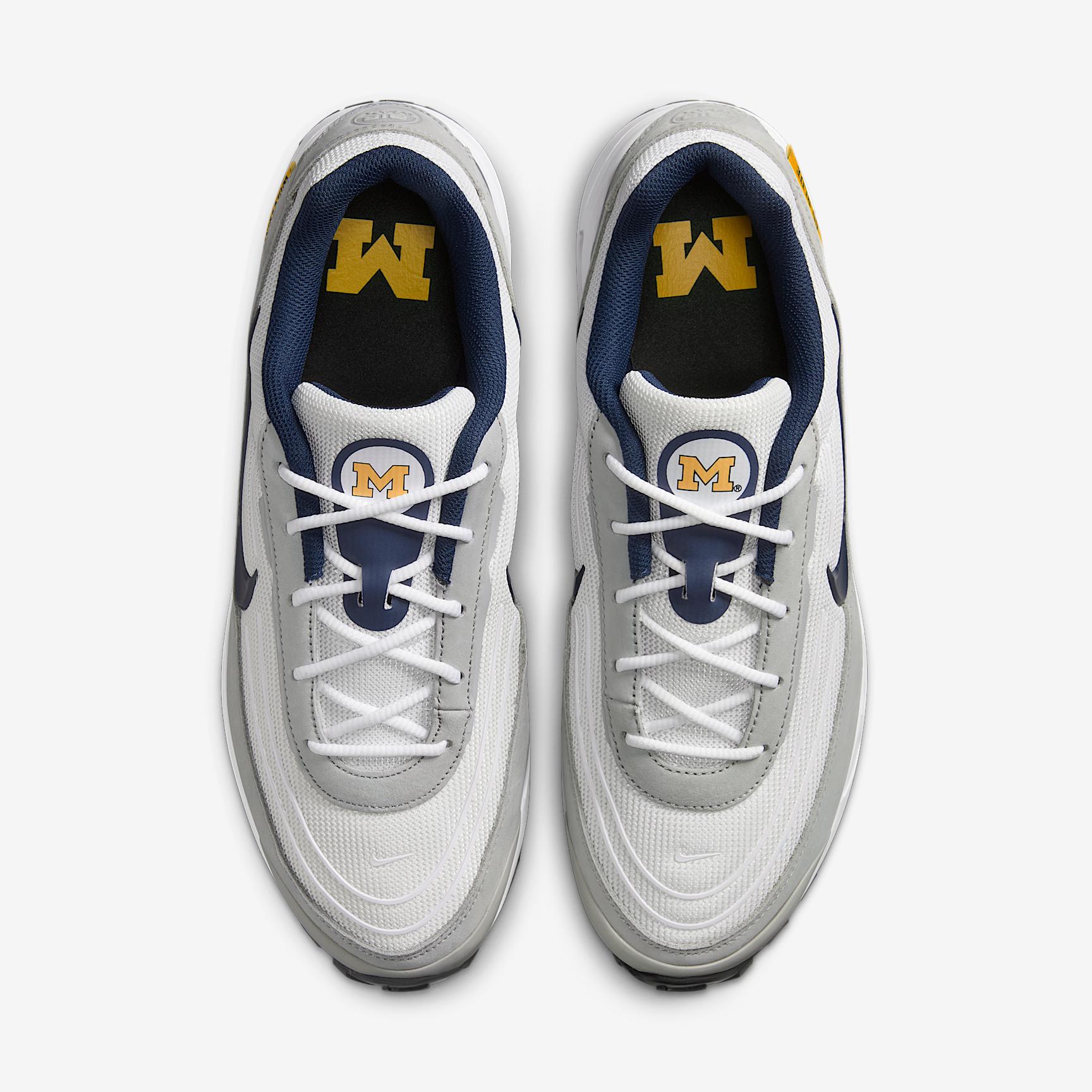Nike Men's College Air Max Verse (Michigan) Shoes Product Image