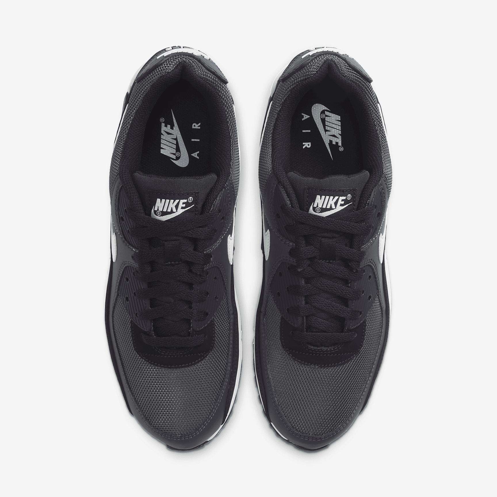 Nike Men's Air Max 90 Shoes Product Image