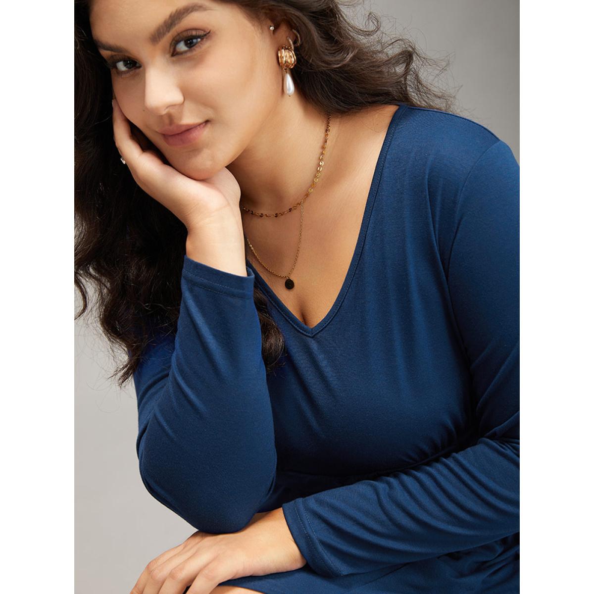 Plus Size Supersoft Essentials Ruched Split Side Dress DarkBlue Women Elegant Plain V-neck Long Sleeve Curvy Midi Dress BloomChic 22-24/3X Product Image