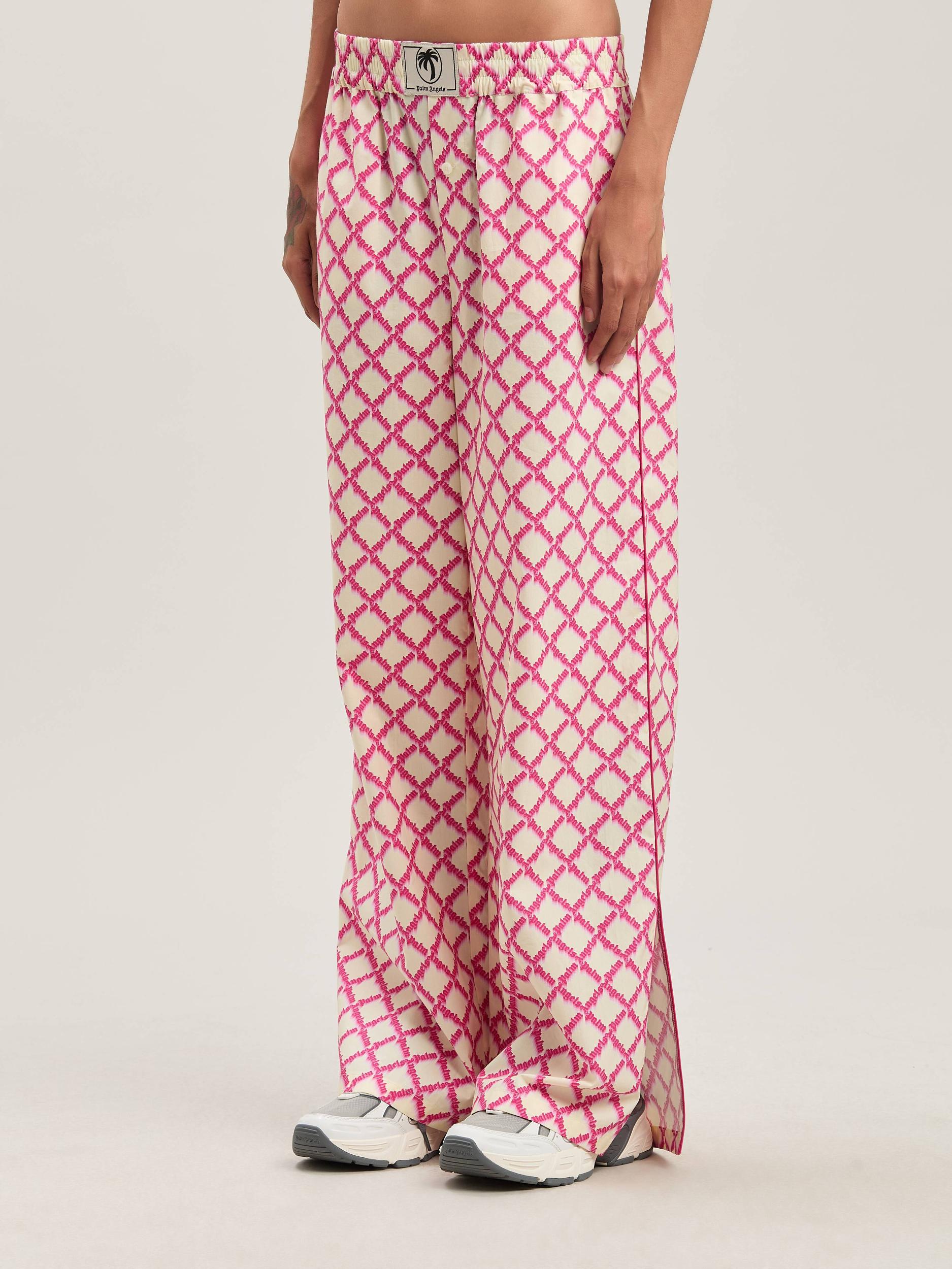 NET LOGO SPLIT PANTS Product Image