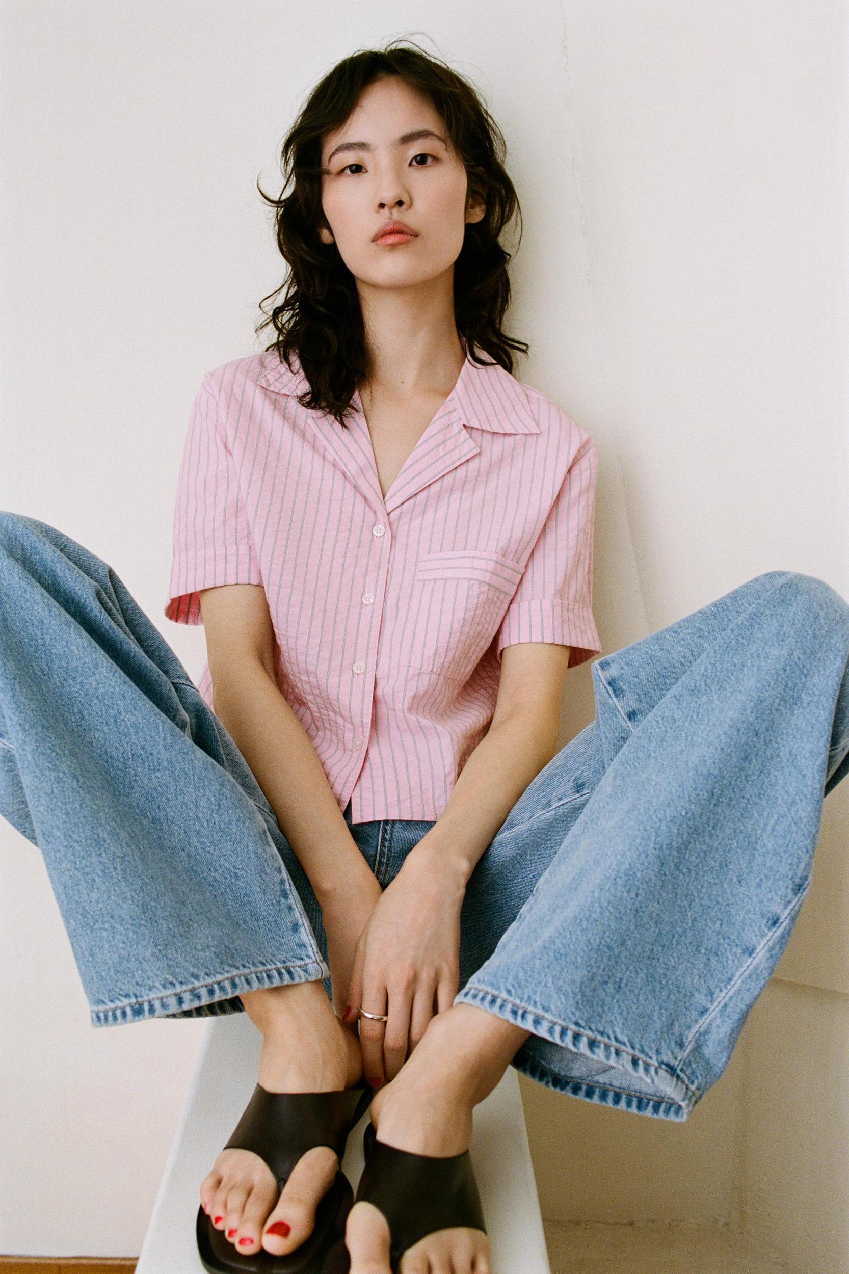 STRIPED CROP SHIRT Product Image