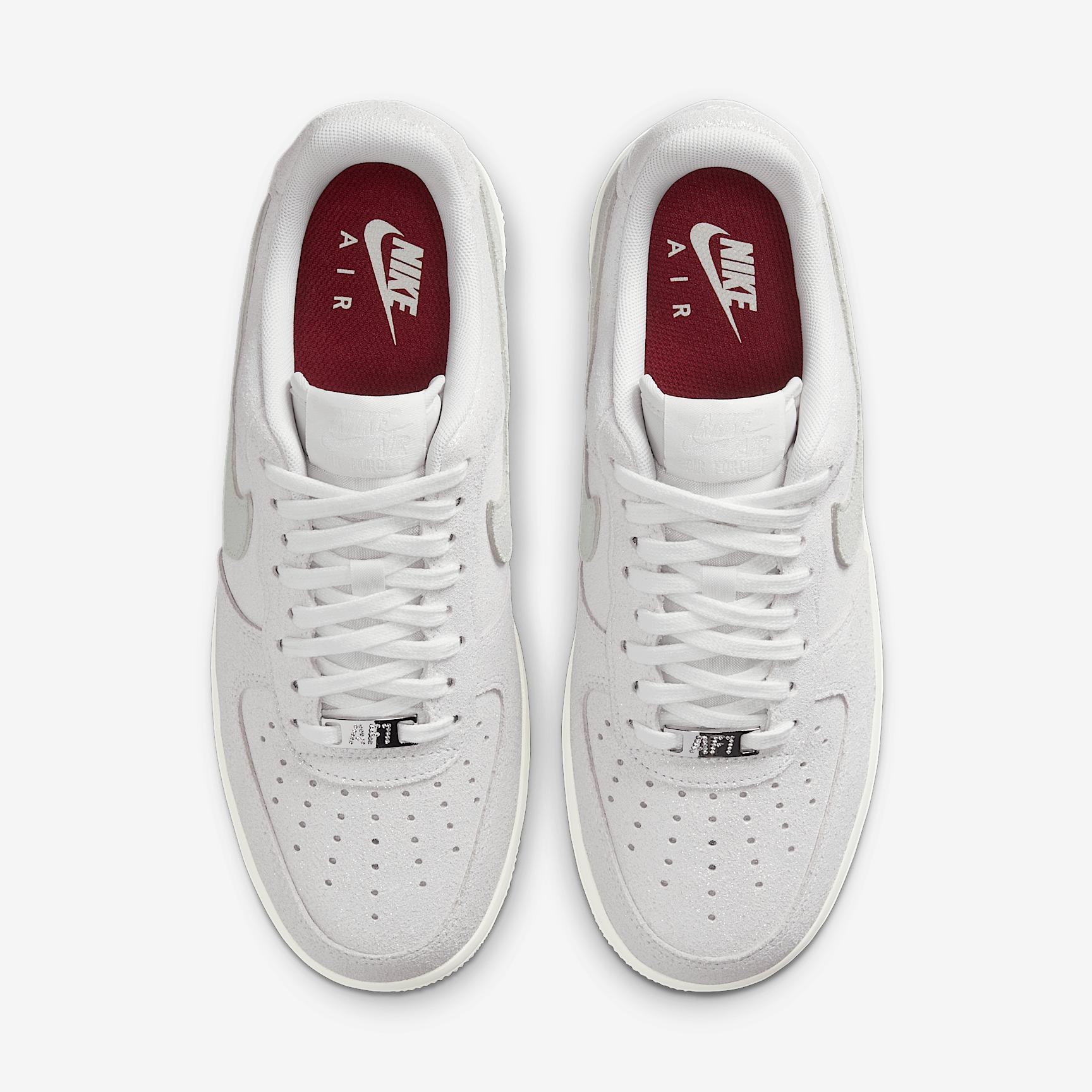 Nike Womens Air Force 1 07 SE Shoes | HQ3499-100 Product Image