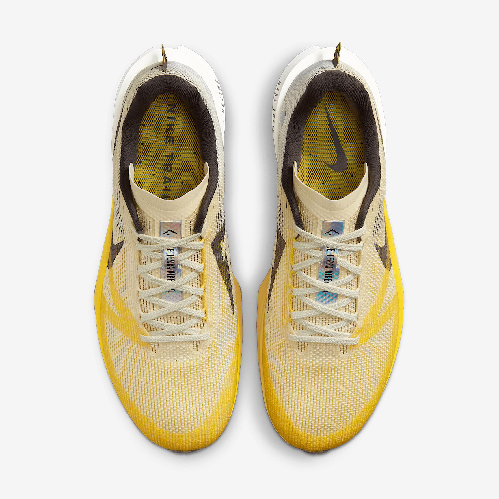 Nike Men's Kiger 10 Trail Running Shoes Product Image