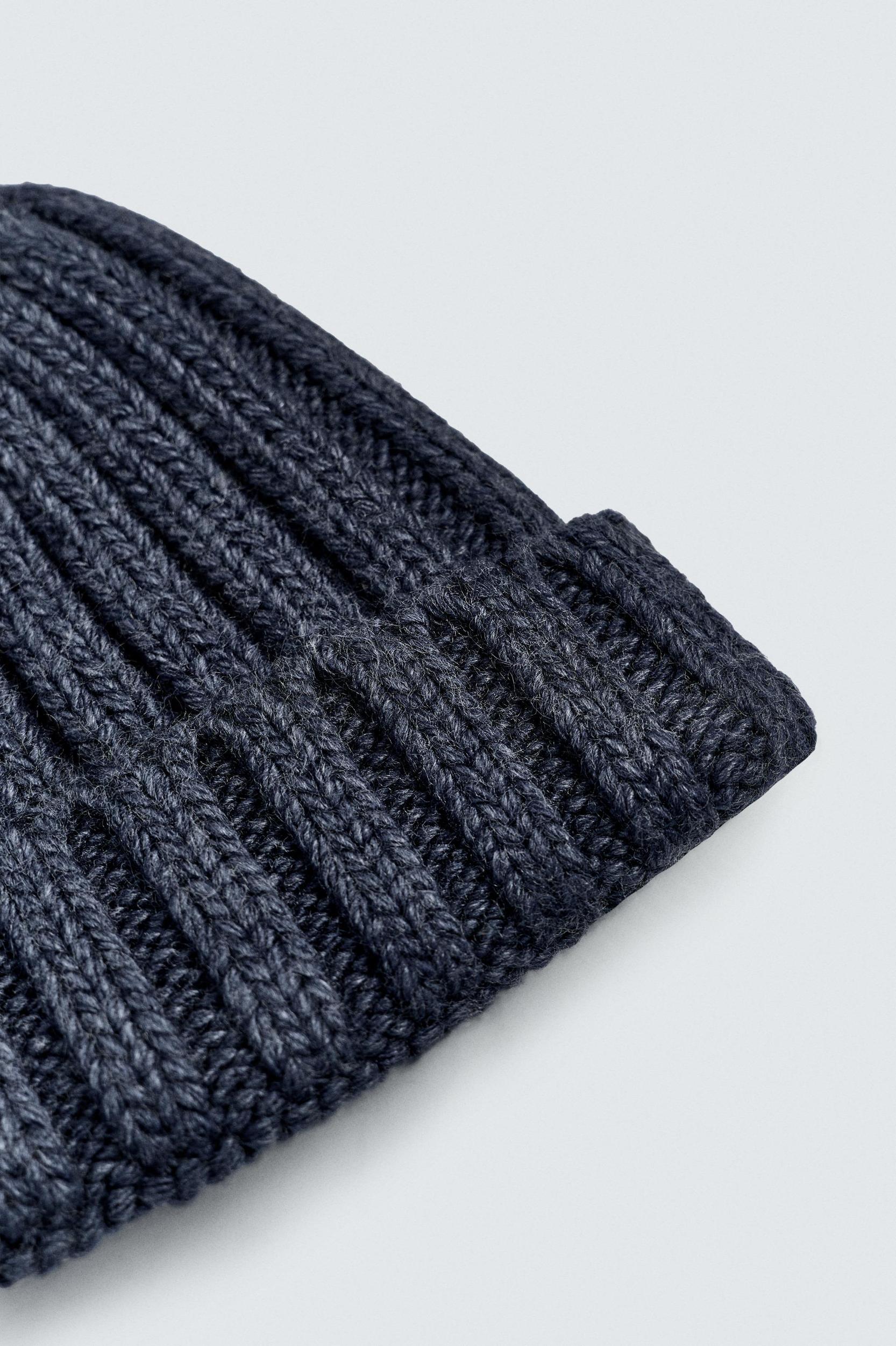 RIBBED BEANIE Product Image