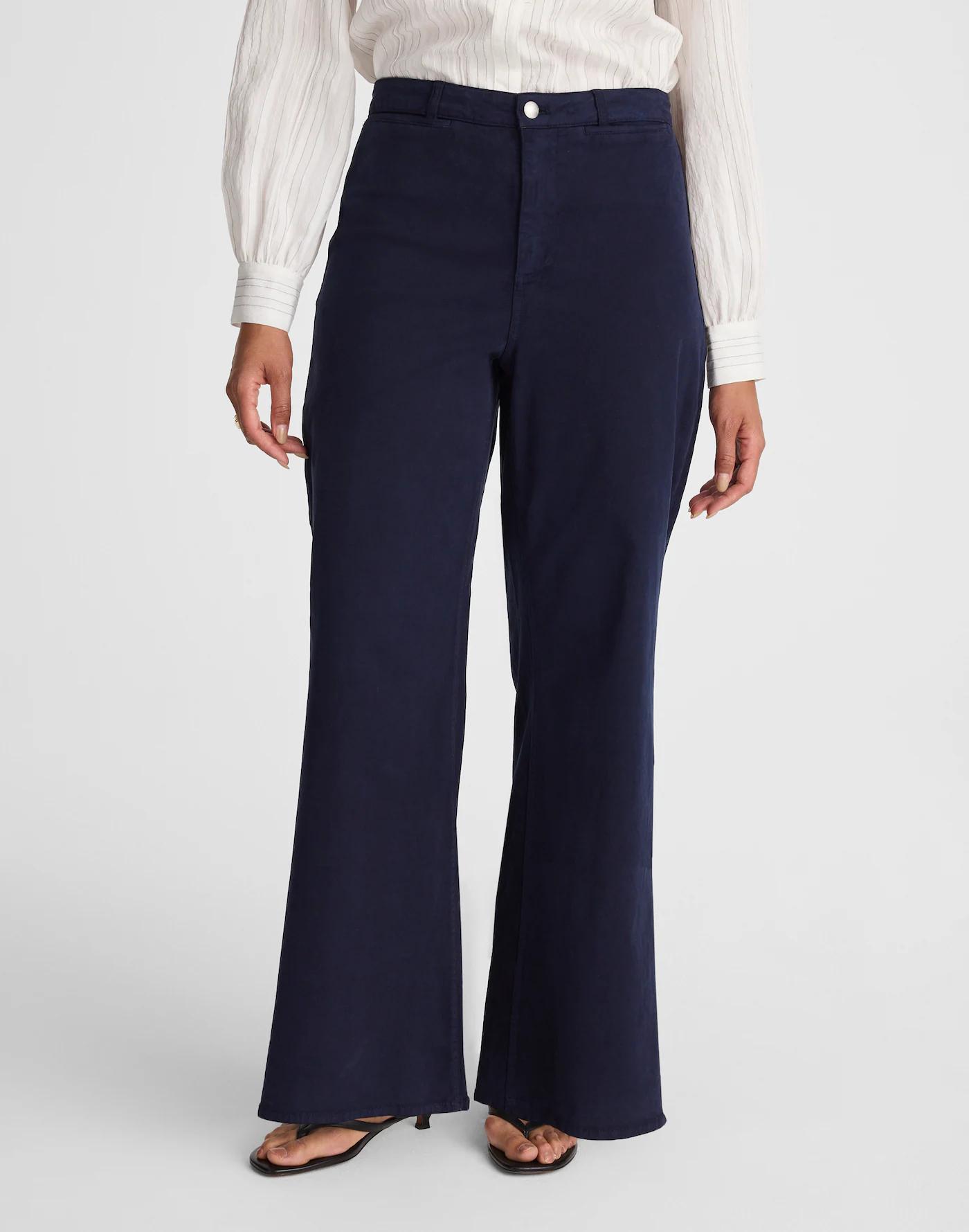 The Curvy Wide-Leg Pant in Garment-Dyed Twill Product Image