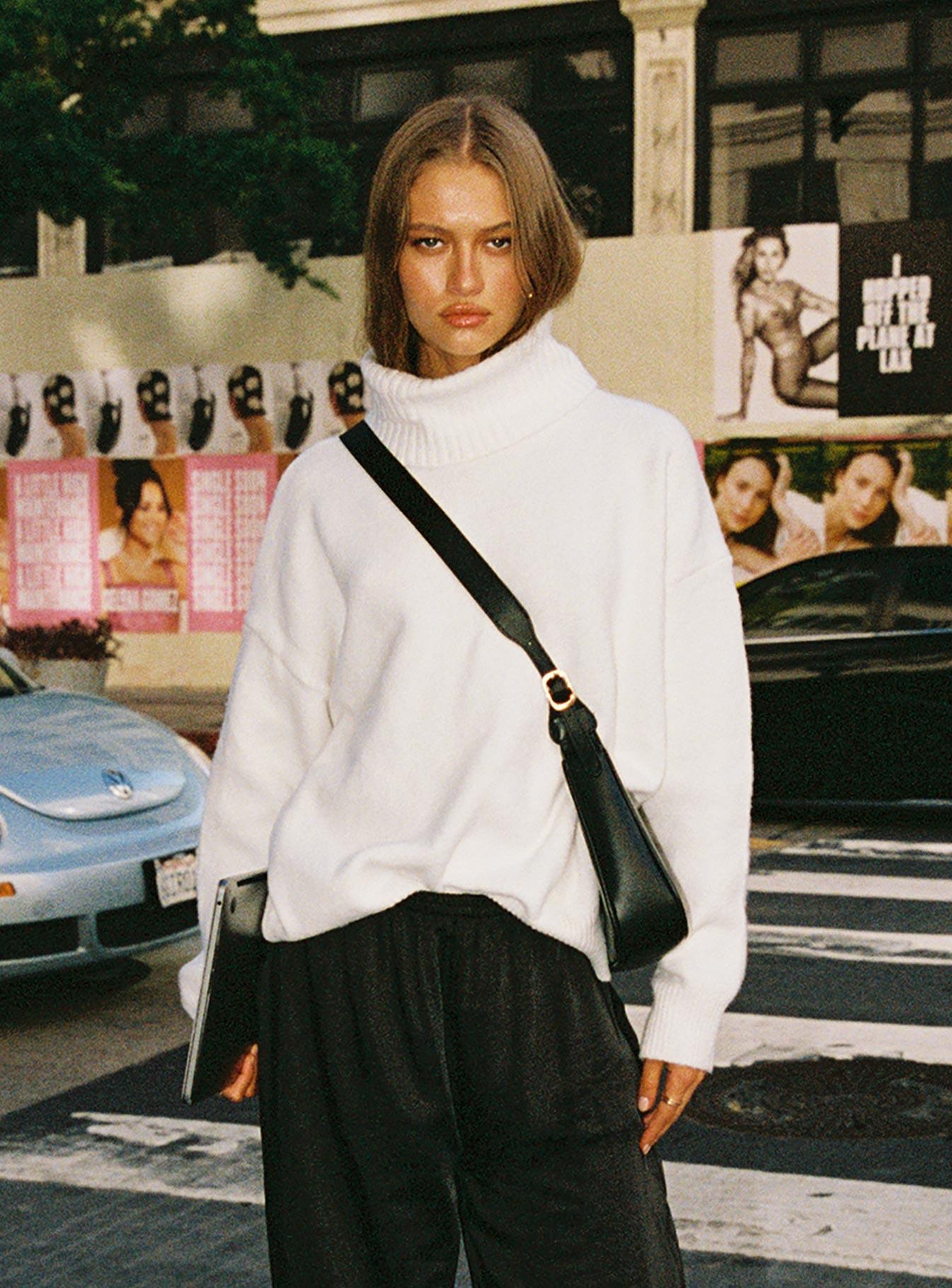 Oswin Turtleneck Sweater White Product Image