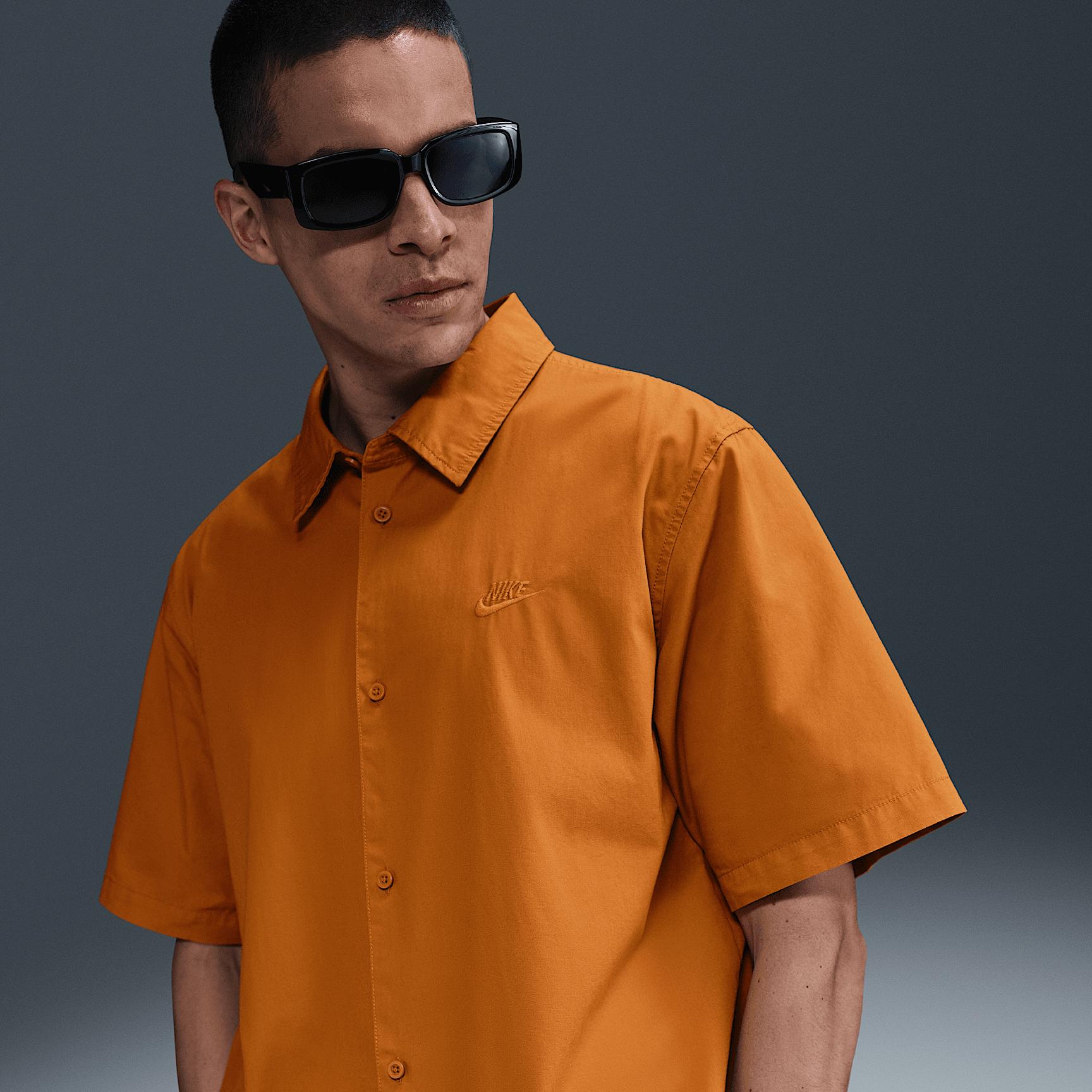 Nike Mens Club Short-Sleeve Button-Down Shirt | HJ2029-815 Product Image