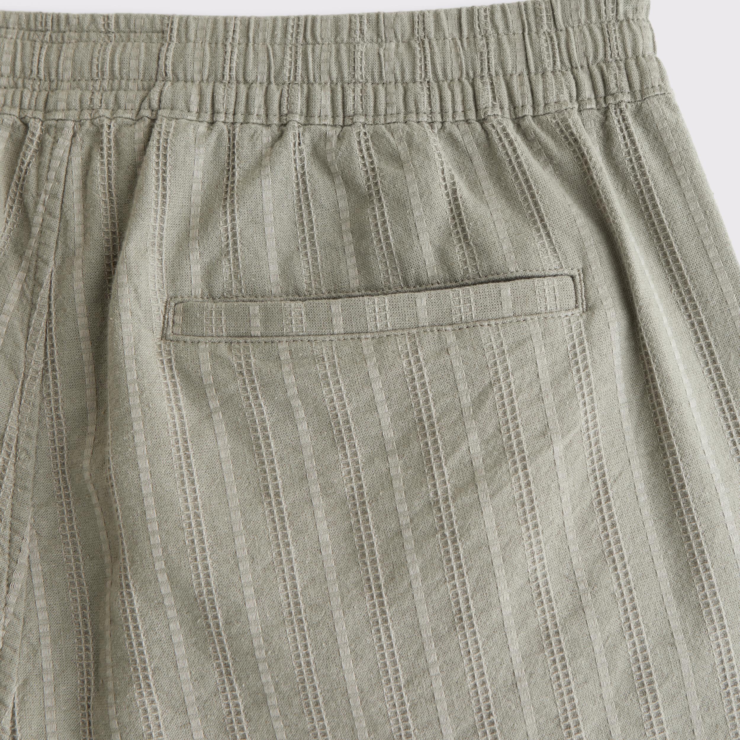 Relaxed Linen-Blend Pull-On Short Product Image