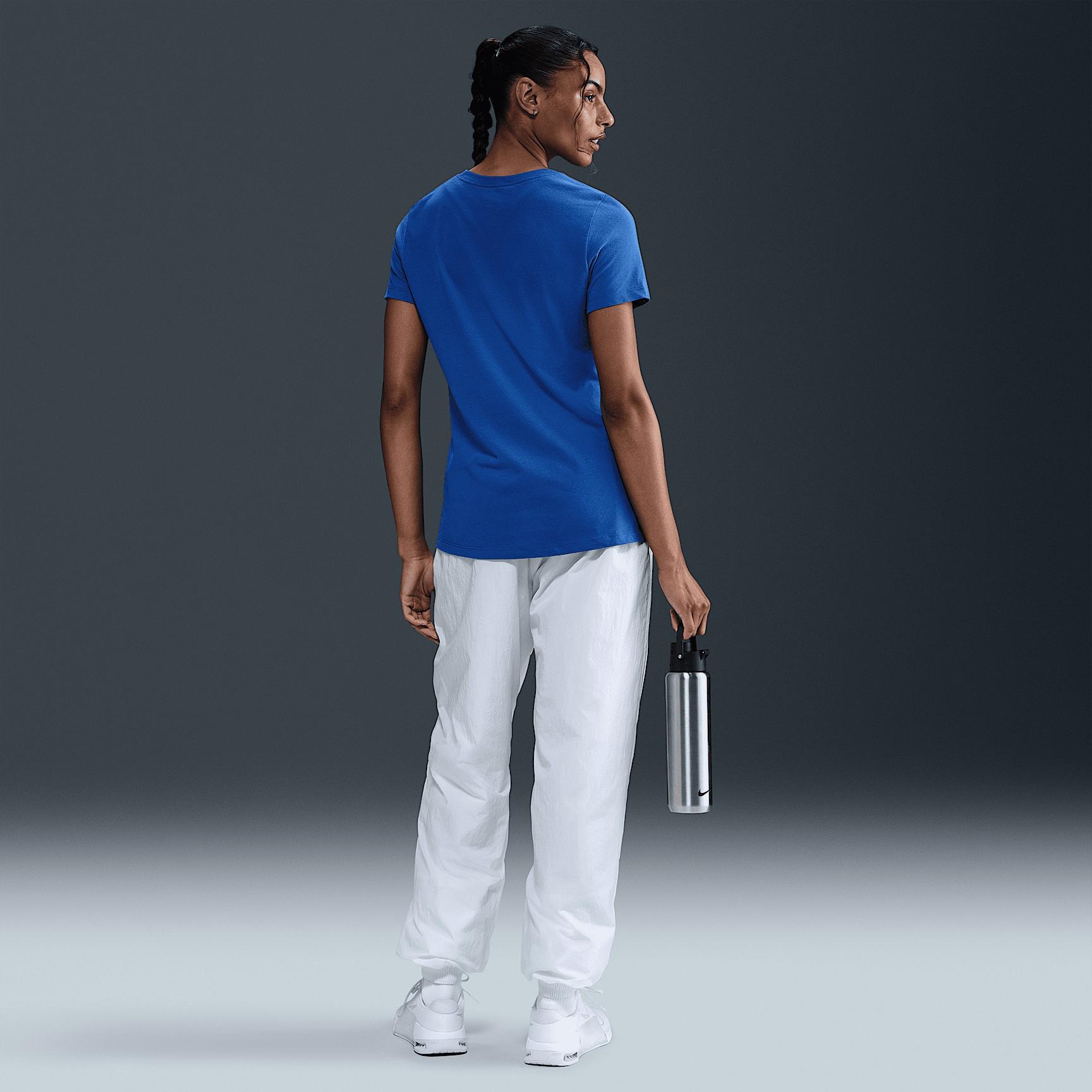 Nike Swoosh Women's Volleyball T-Shirt Product Image