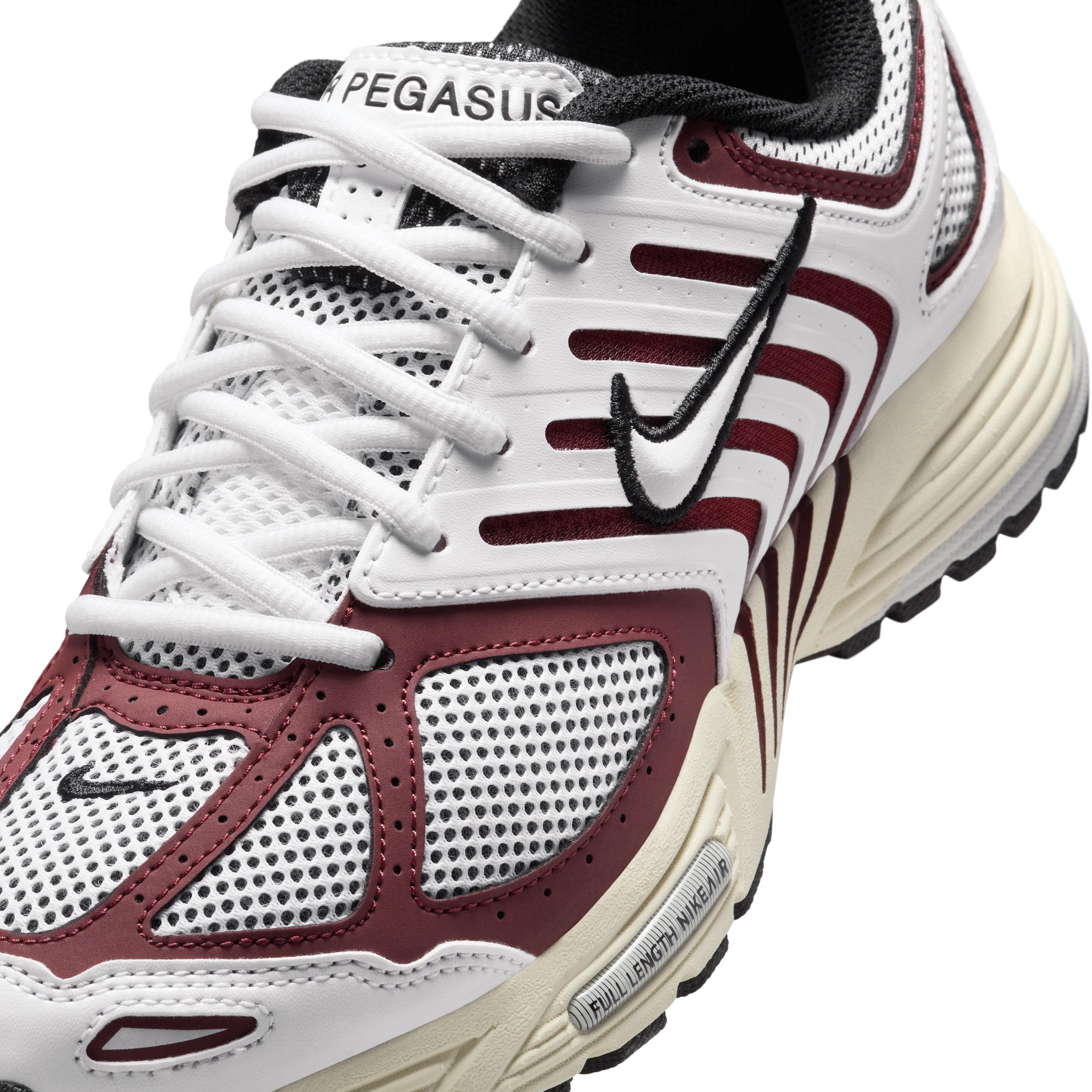 Nike Women's Air Pegasus 2005 Shoes Product Image