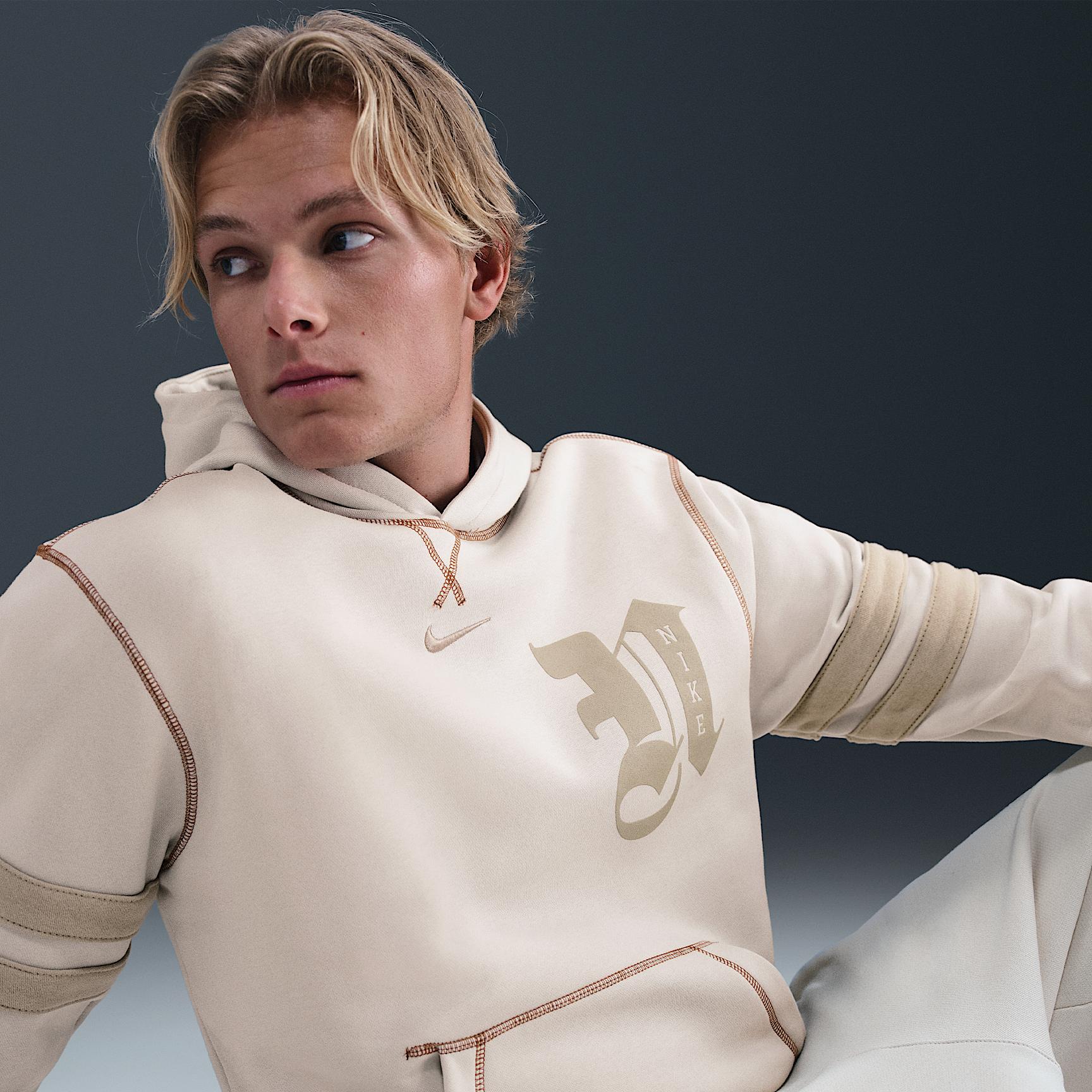 Nike Men's Club Fleece Pullover Hoodie Product Image