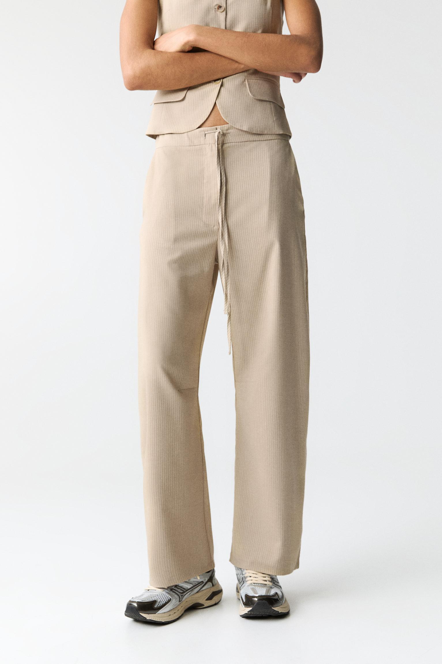 Striped barrel pants Product Image