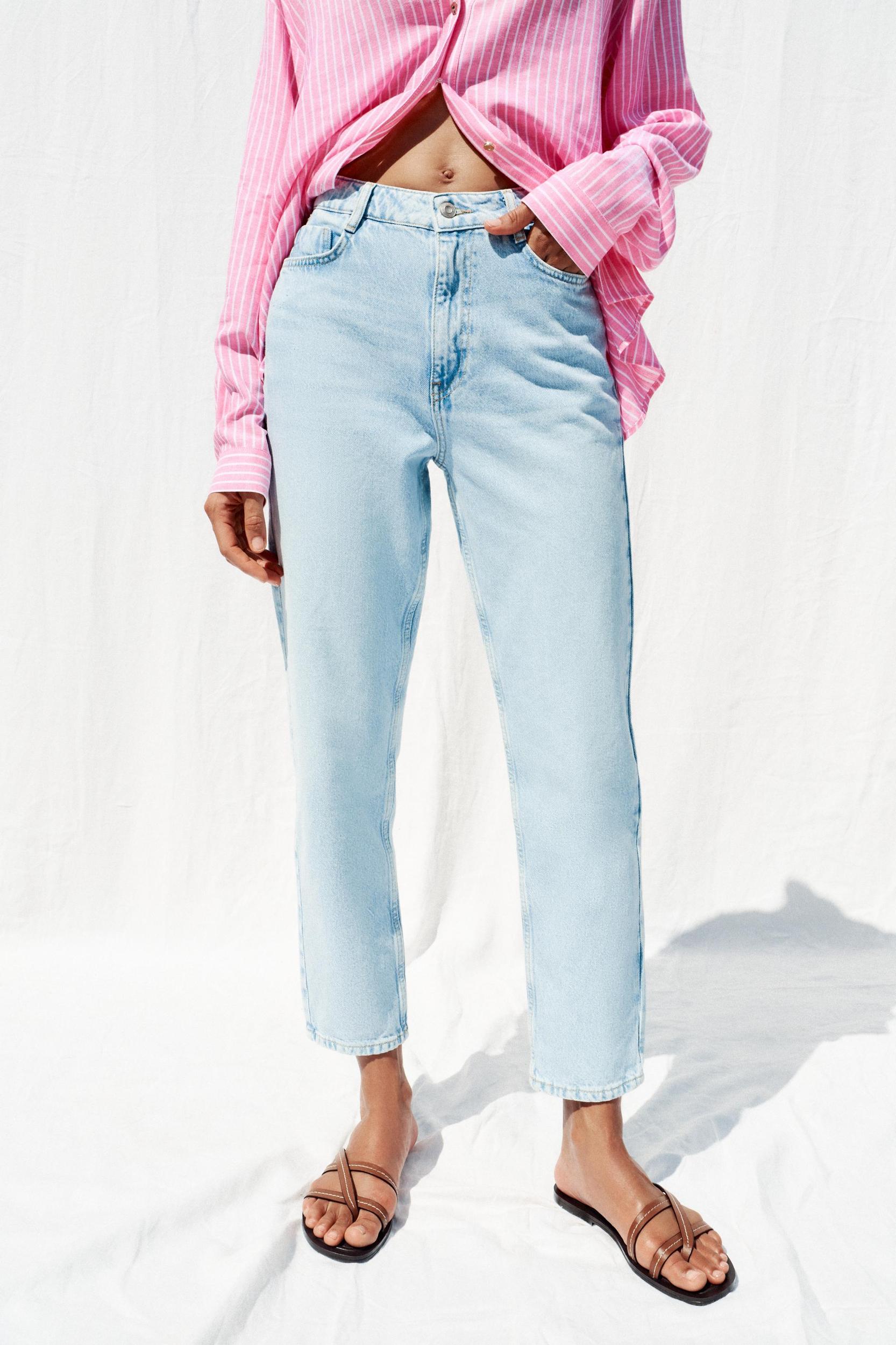 Z1975 HIGH-RISE MOM FIT JEANS Product Image