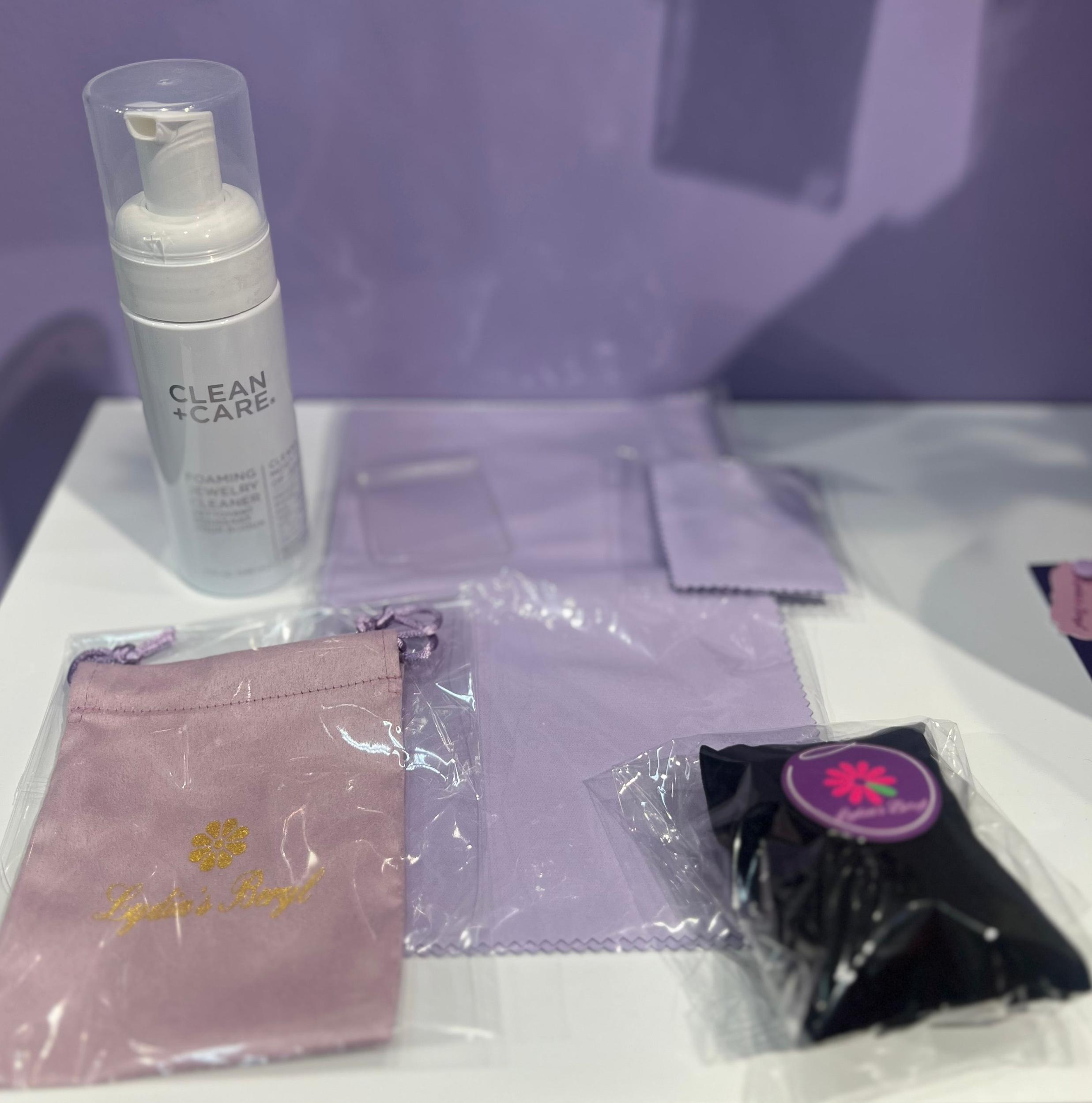 Lydia's Beryl Jewelry Care Pack Product Image