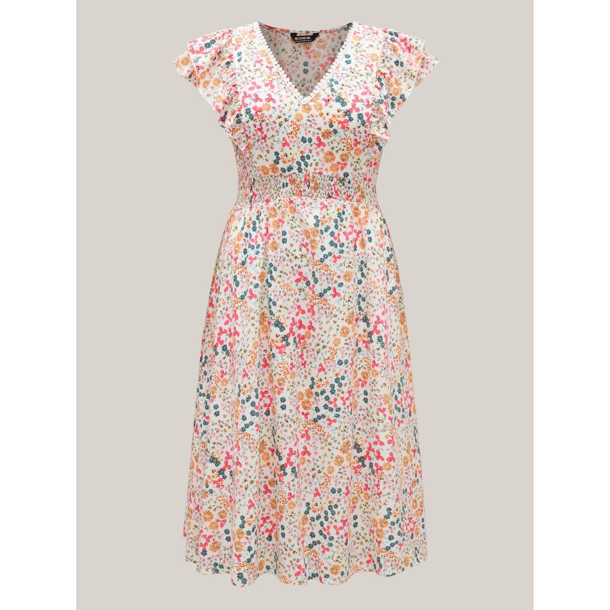 Plus Size Sweet Floral Print Lace Neck Midi Dress Lightpink Women Timeless V-neck Short sleeve Curvy BloomChic 30/6X Product Image