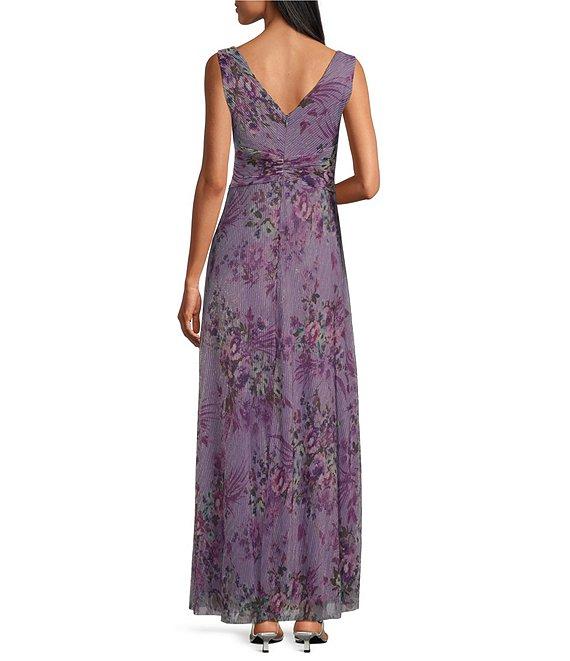 R & M Richards Petite Size Sleeveless Floral Tulle V-Neck Crinkle Pleated A-Line Gown Product Image