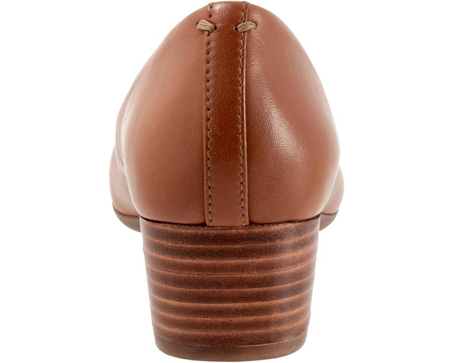 Women's SoftWalk Lynn Product Image