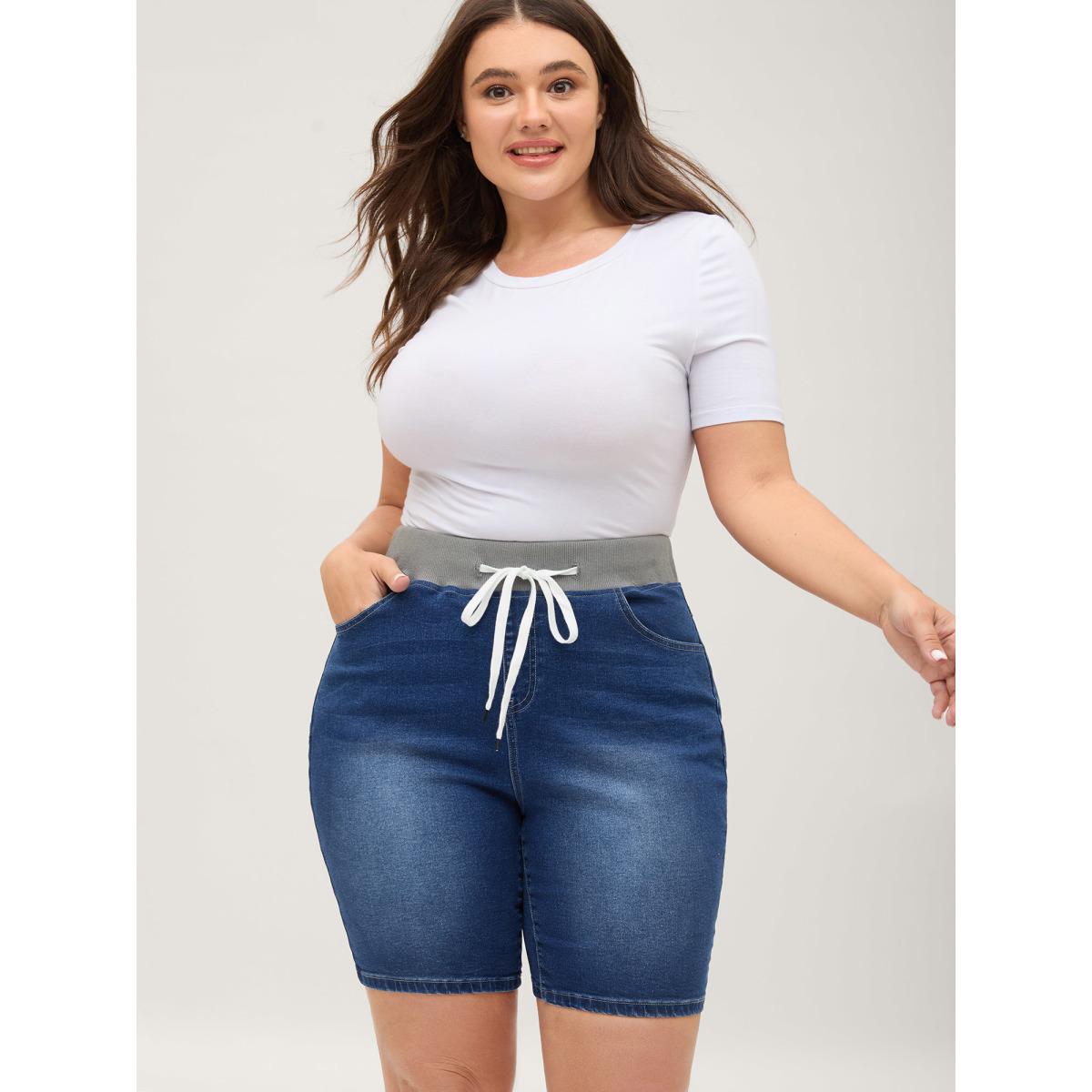 Plus Size Pull-On Drawstring Skinny-Fit Denim Shorts Women Midblue High stretch Casual Slanted pocket Leisure Denim Shorts BloomChic 16/1X Product Image