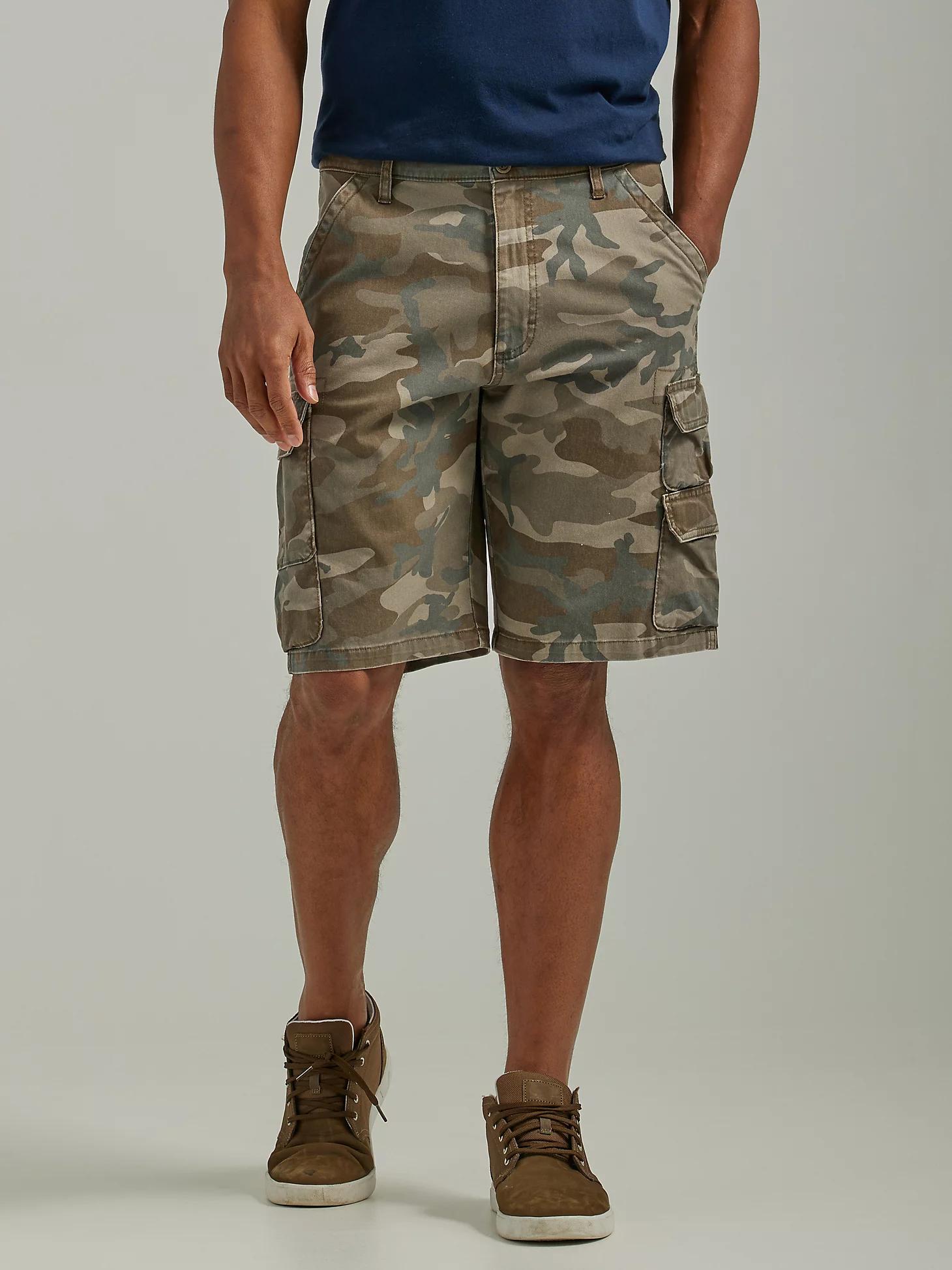Wrangler® Men's Five Star Premium Stacked Cargo Short in Pewter Product Image