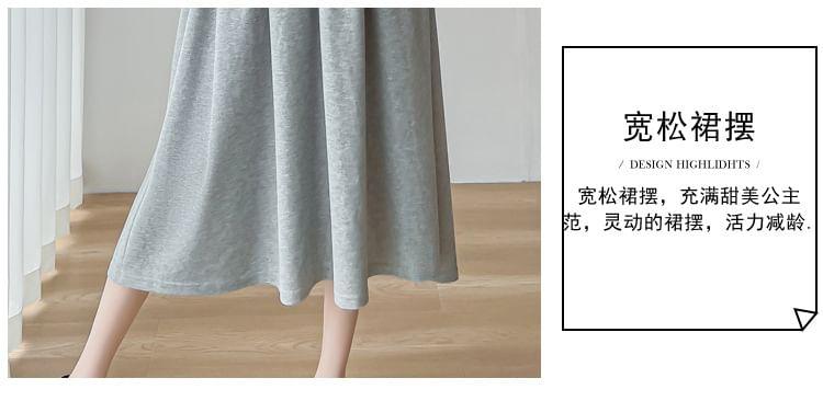 Maternity Short-Sleeve Collar Contrast Trim Midi A-Line Dress Product Image