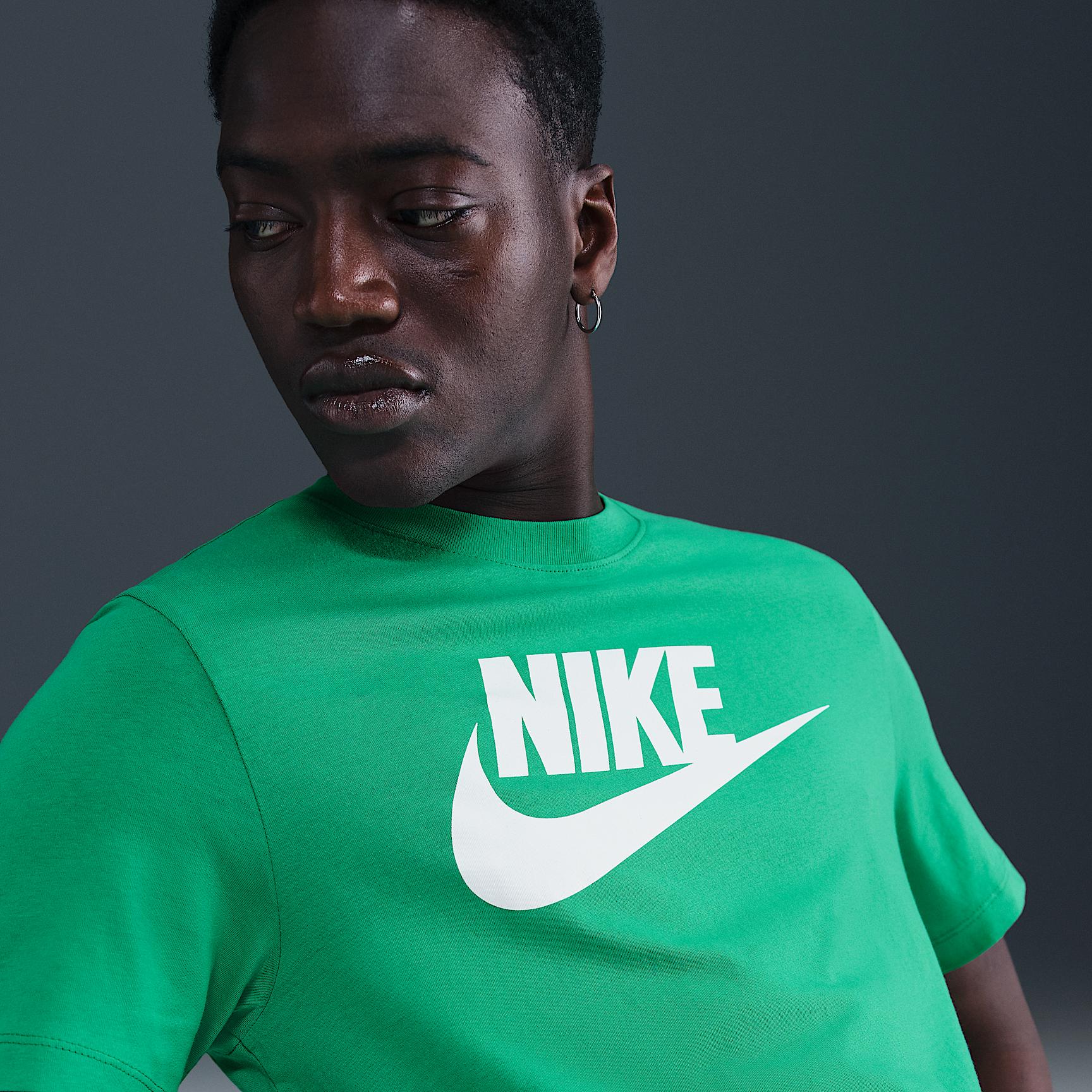 Mens Nike Sportswear T-Shirt | AR5004-324 Product Image