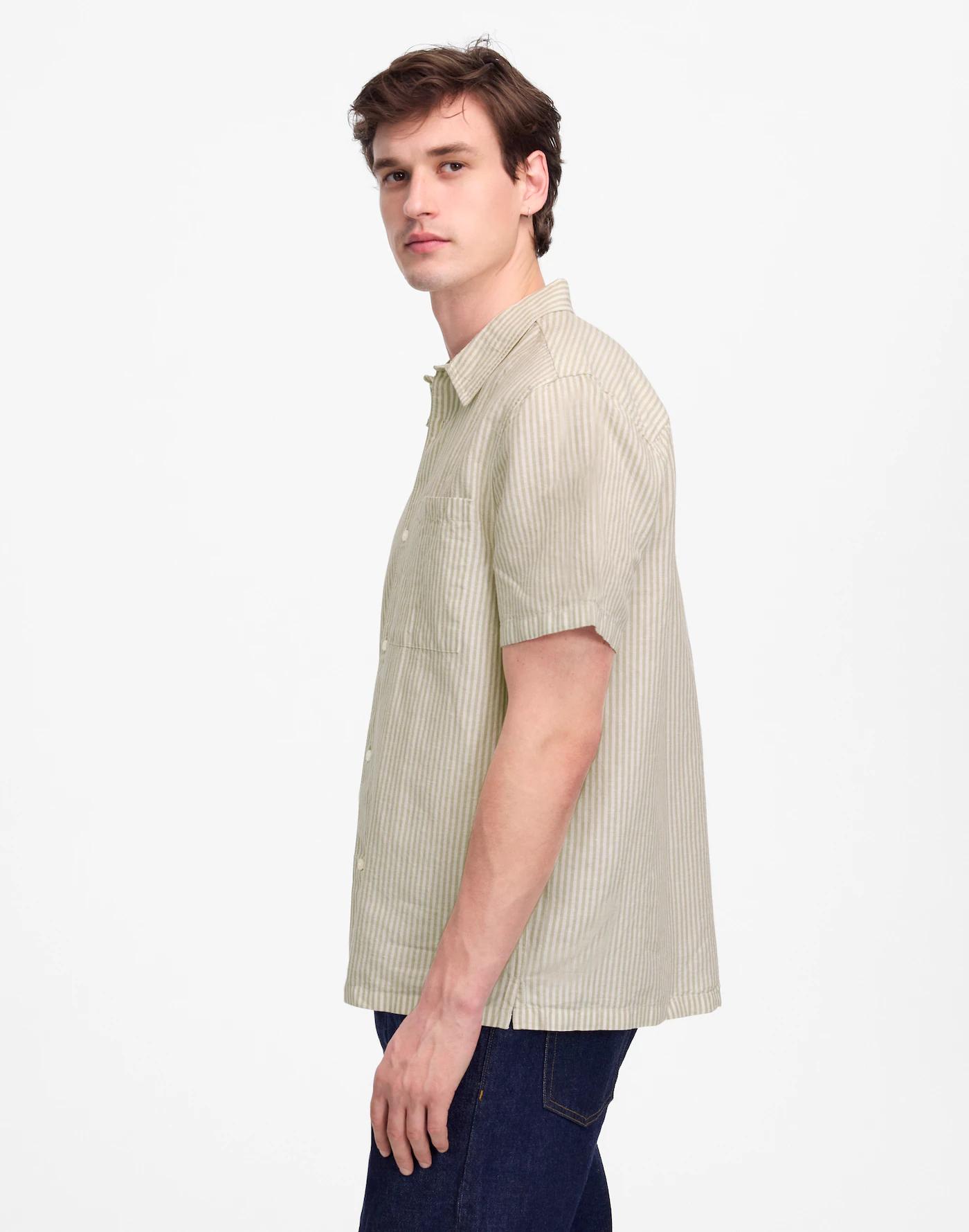 Button-Up Short-Sleeve Shirt in Cotton-Linen Blend Product Image