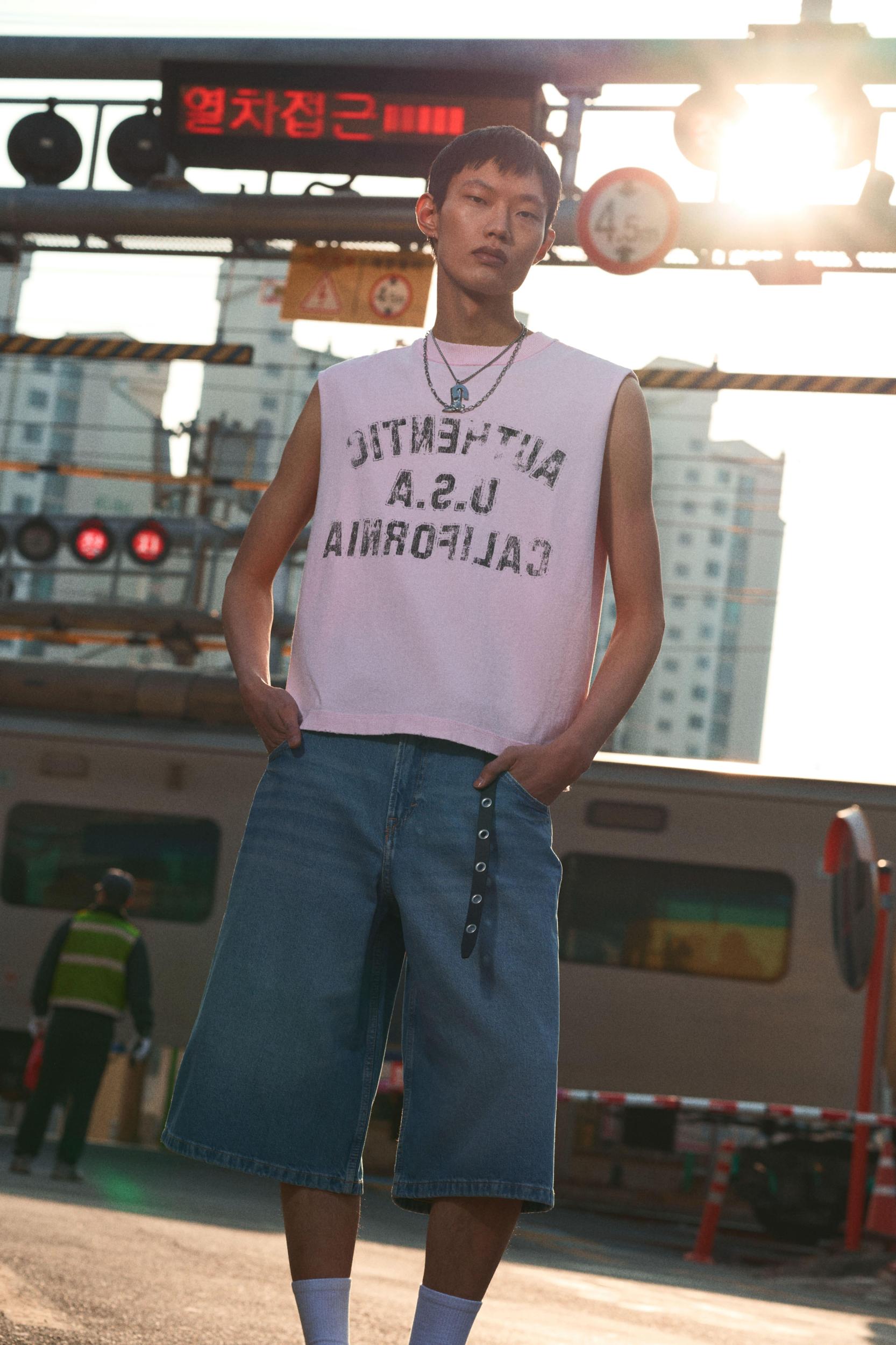 Super-Baggy Denim Shorts Product Image