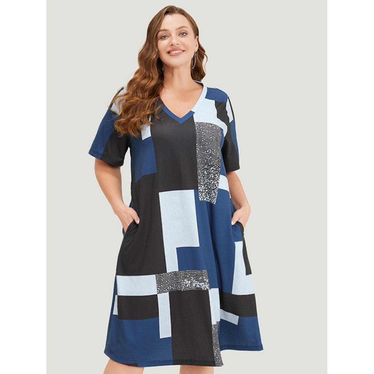 Plus Size Geometric Contrast Pocket Midi Dress Multicolor Women Casual Contrast V-neck Short sleeve Curvy Midi Dress BloomChic 28/5X Product Image