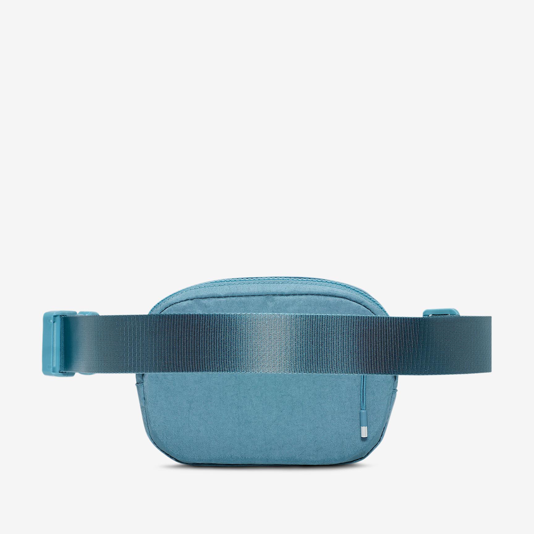 Nike Unisex Aura Crossbody Bag (2L) | HM6120-006 Product Image